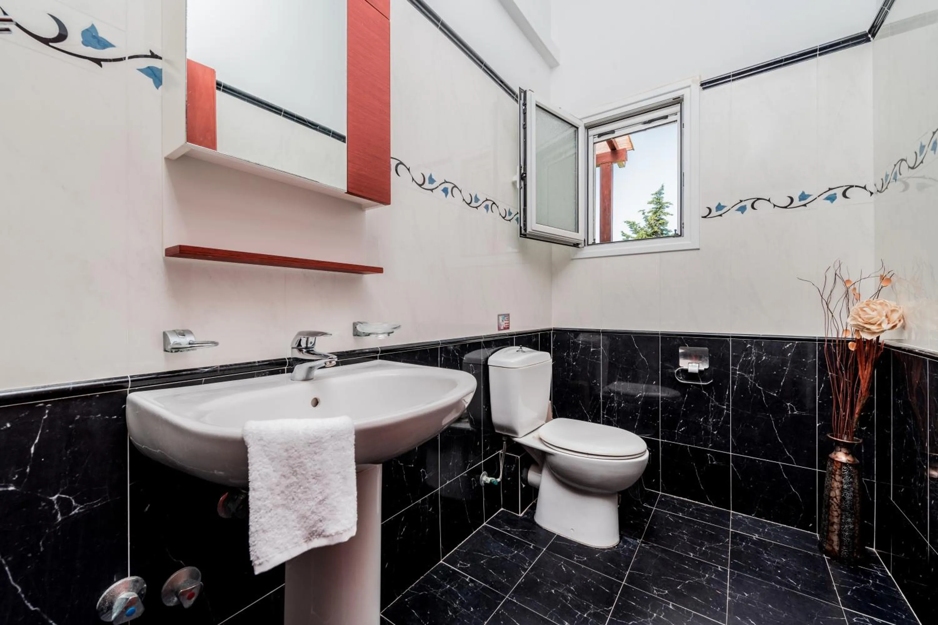 Bathroom in Leone Luxury Villas