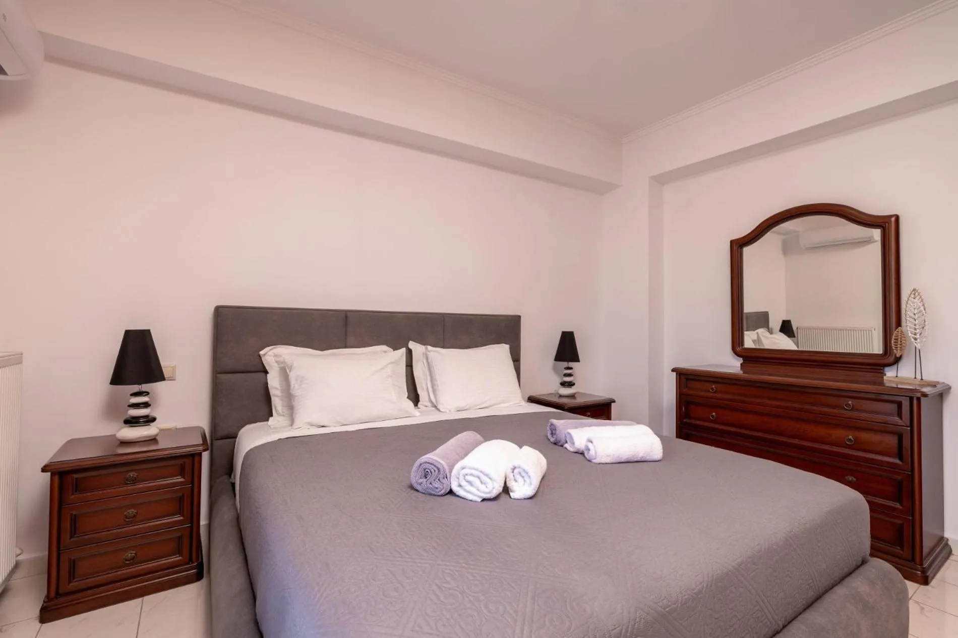 Floor plan, Bed in Leone Luxury Villas