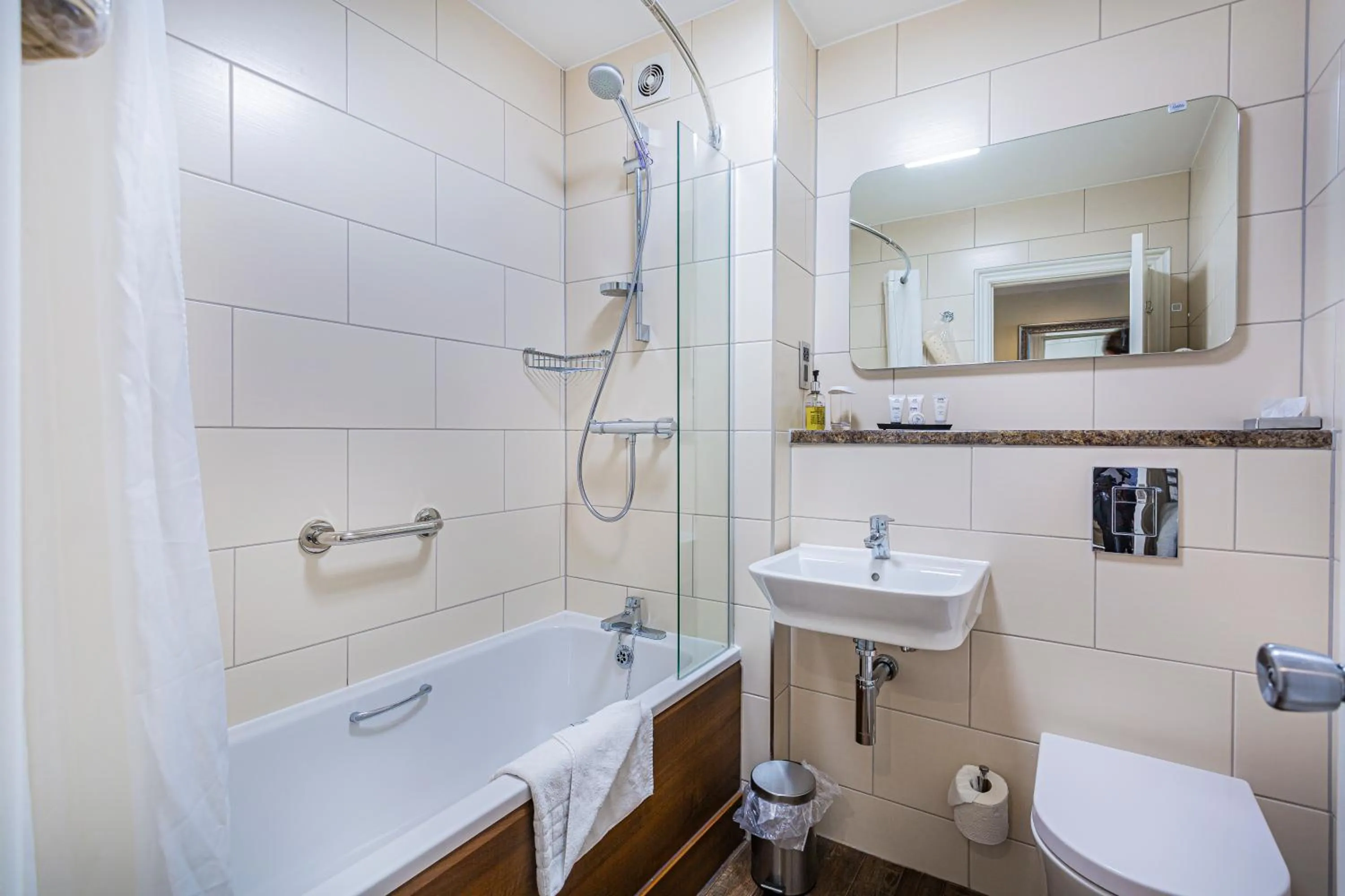 Bathroom in The Talbot Hotel, Oundle , Near Peterborough - The Coaching Inn Group