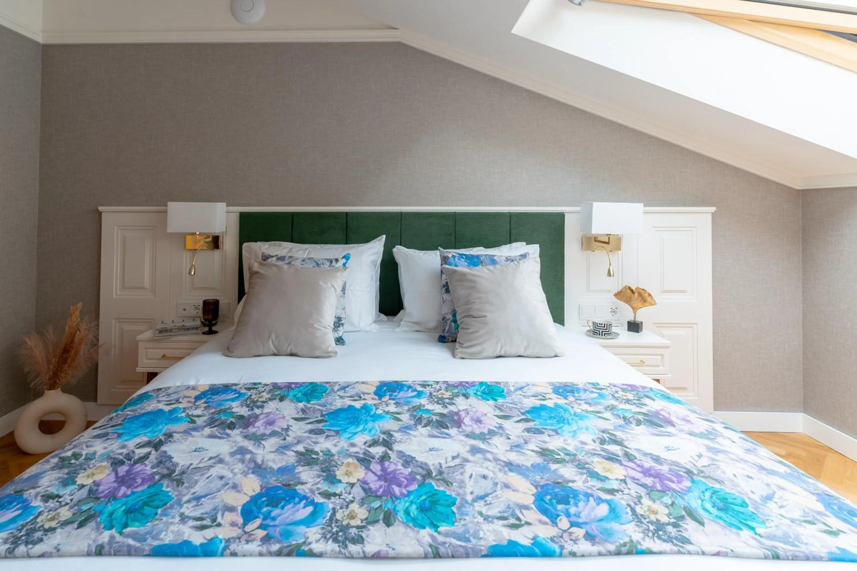 Bed in WillaWawel - LoftAffair Collection