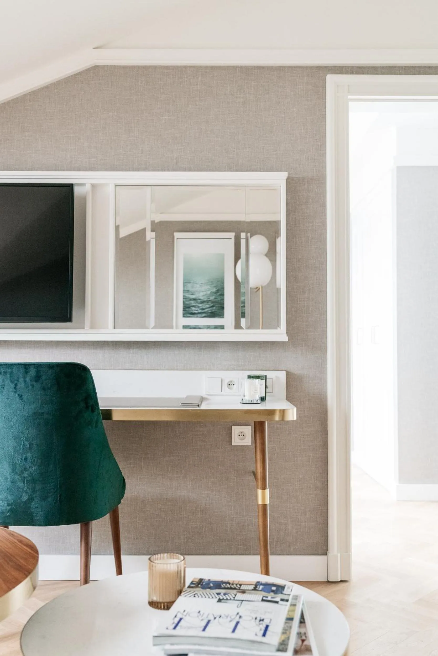 Communal lounge/ TV room in WillaWawel - LoftAffair Collection