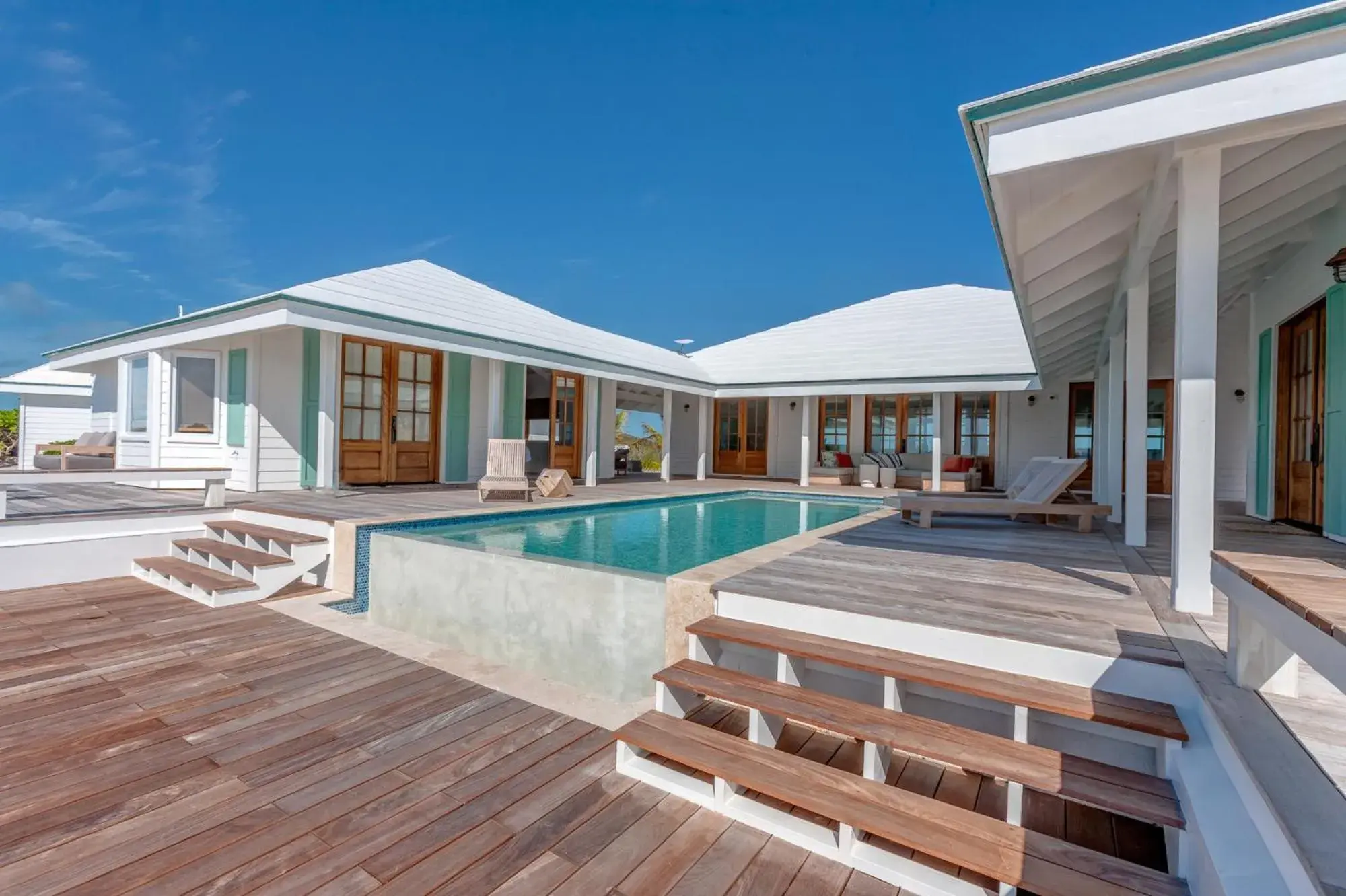 Swimming pool in Elbow Reef Swimming pool in Elbow Reef
