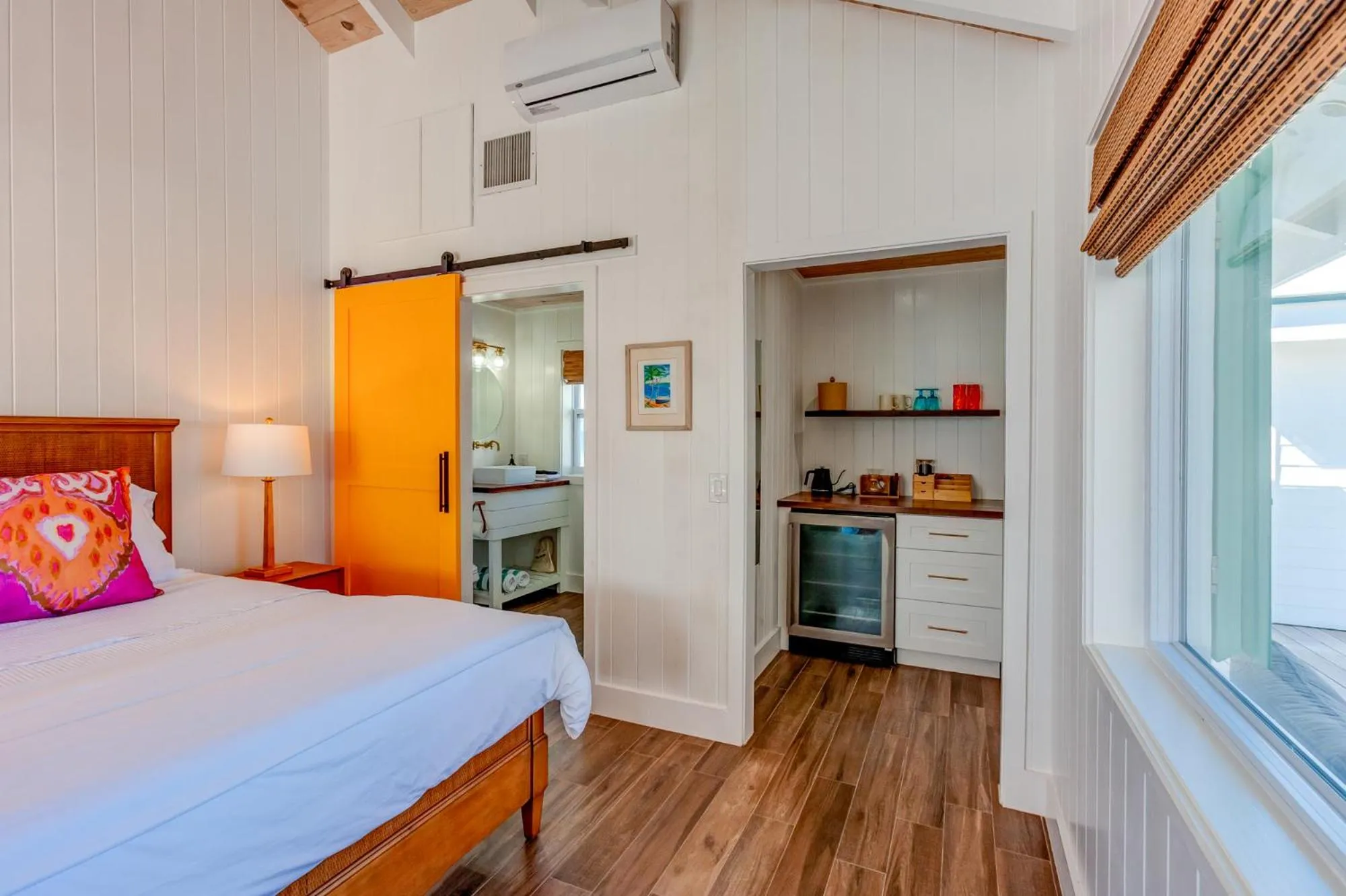 Photo of the whole room, Bed in Elbow Reef