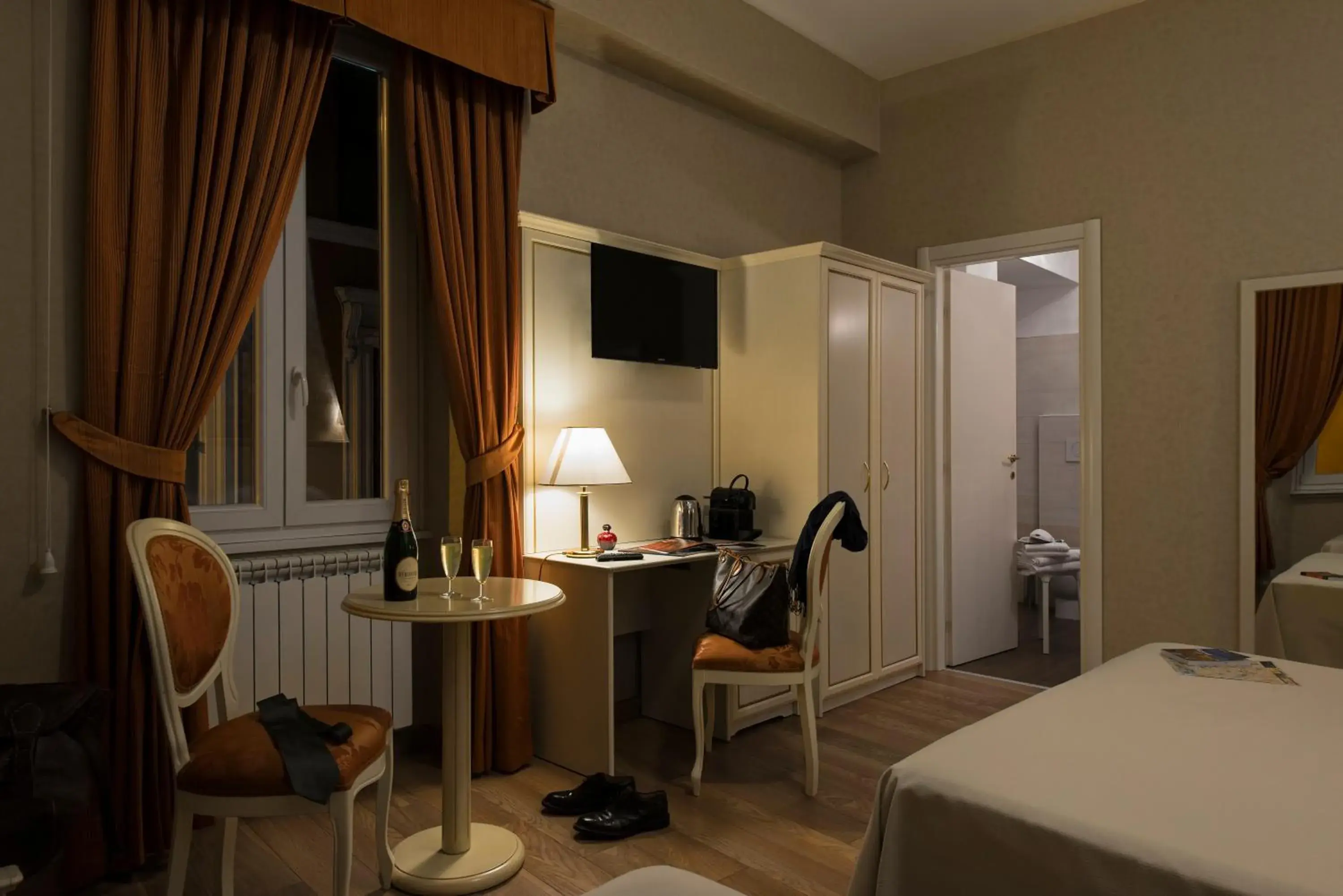 Photo of the whole room, Bed in Relais Bocca di Leone Photo of the whole room, Bed in Relais Bocca di Leone