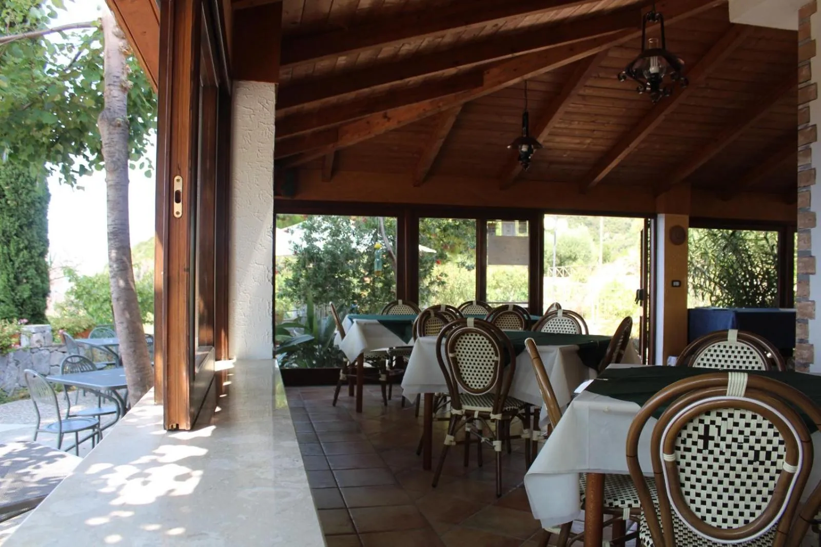 Restaurant/places to eat in Villa Incanto B&B