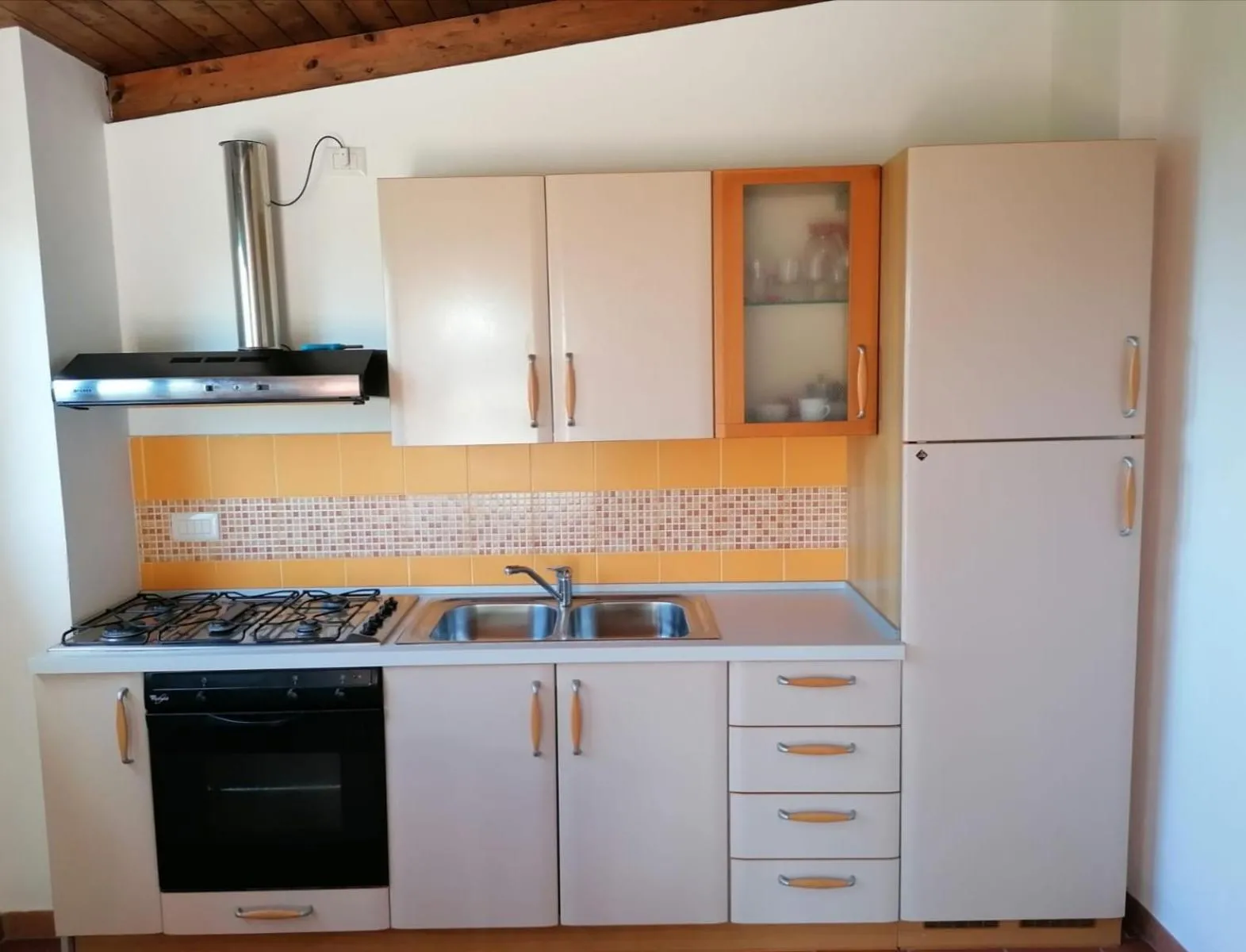 Kitchen or kitchenette in Villa Incanto B&B