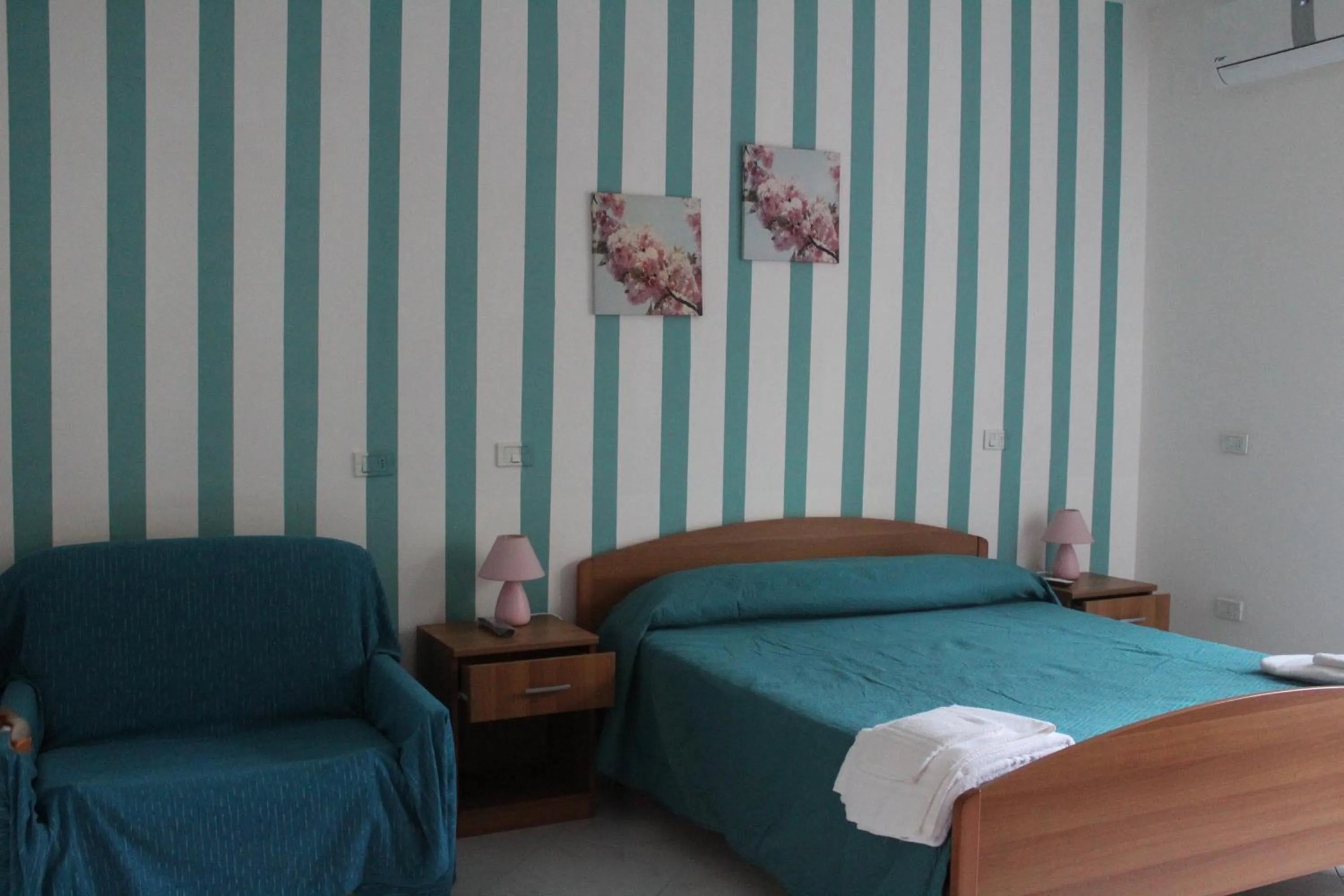 Bed in Villa Incanto B&B