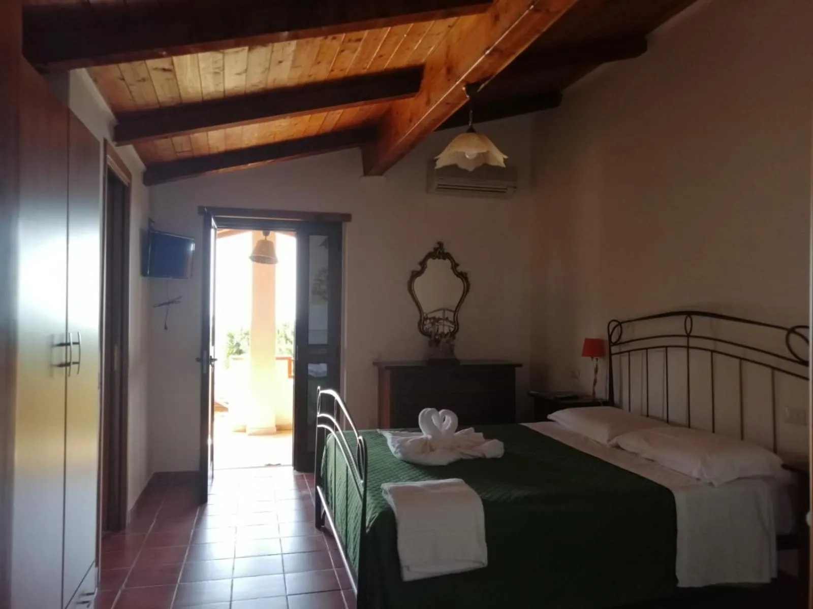Bed in Villa Incanto B&B