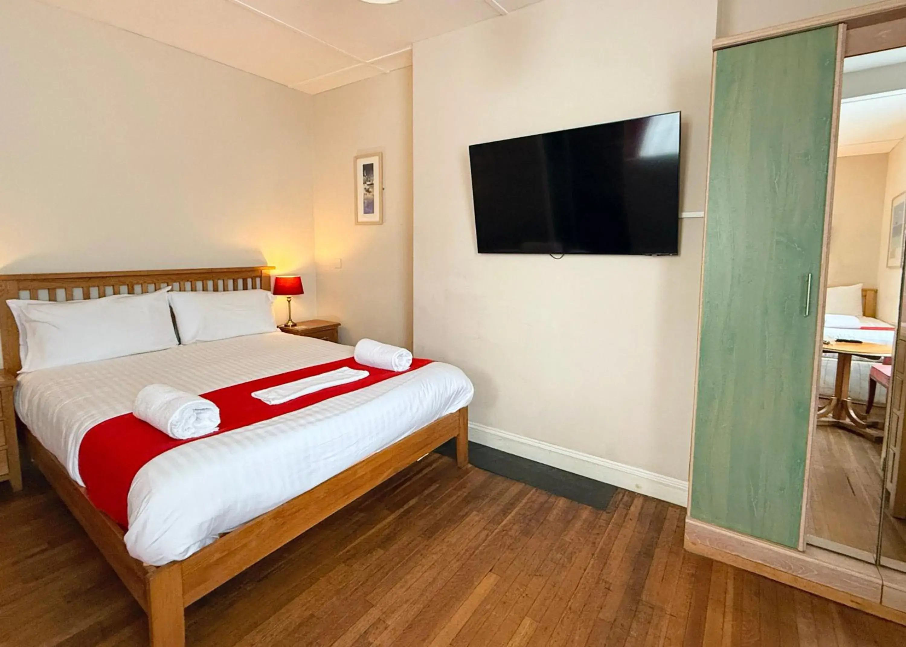 Large Family Room in The Western Large Family Room in The Western