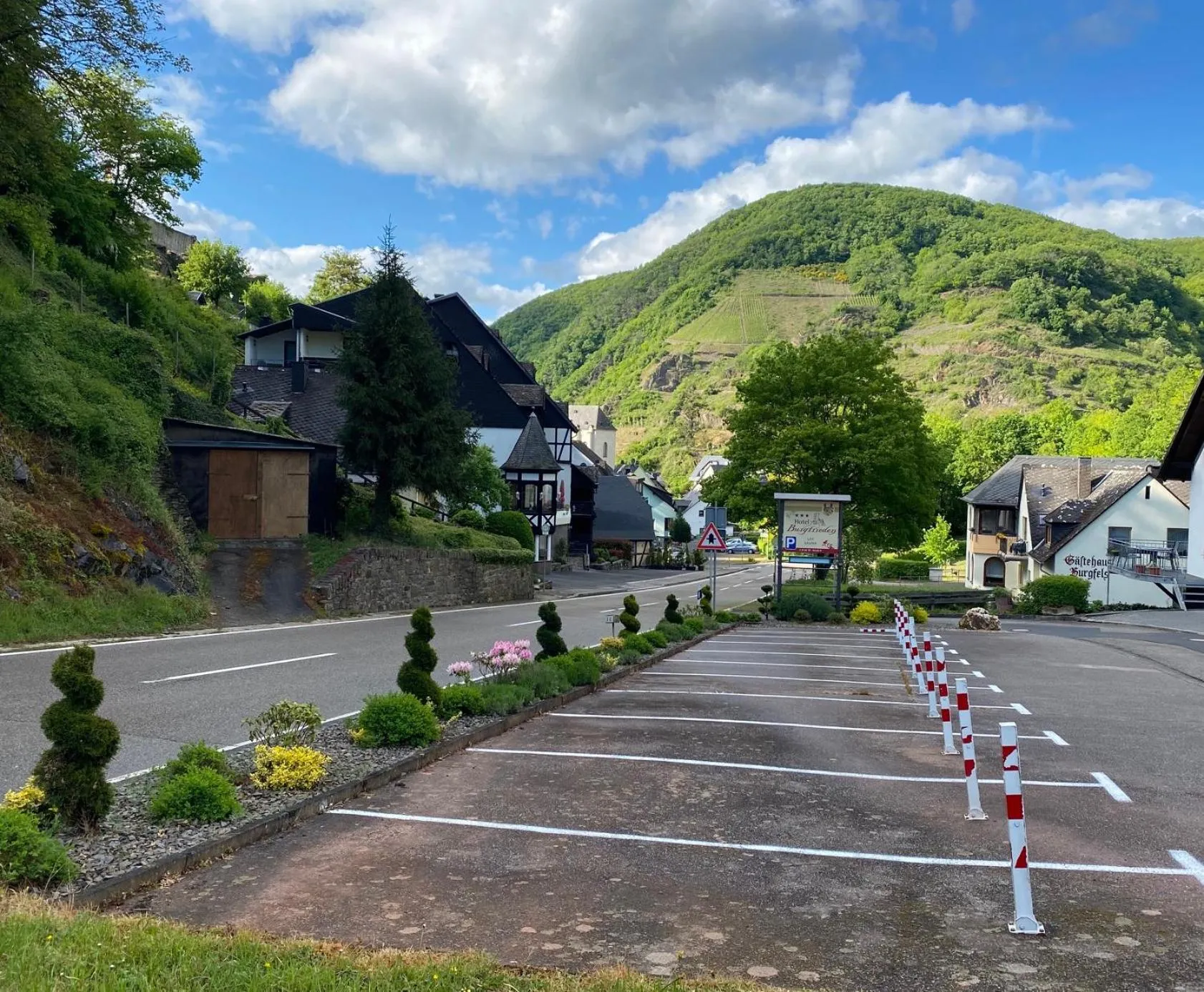 Parking in Hotel Burgfrieden