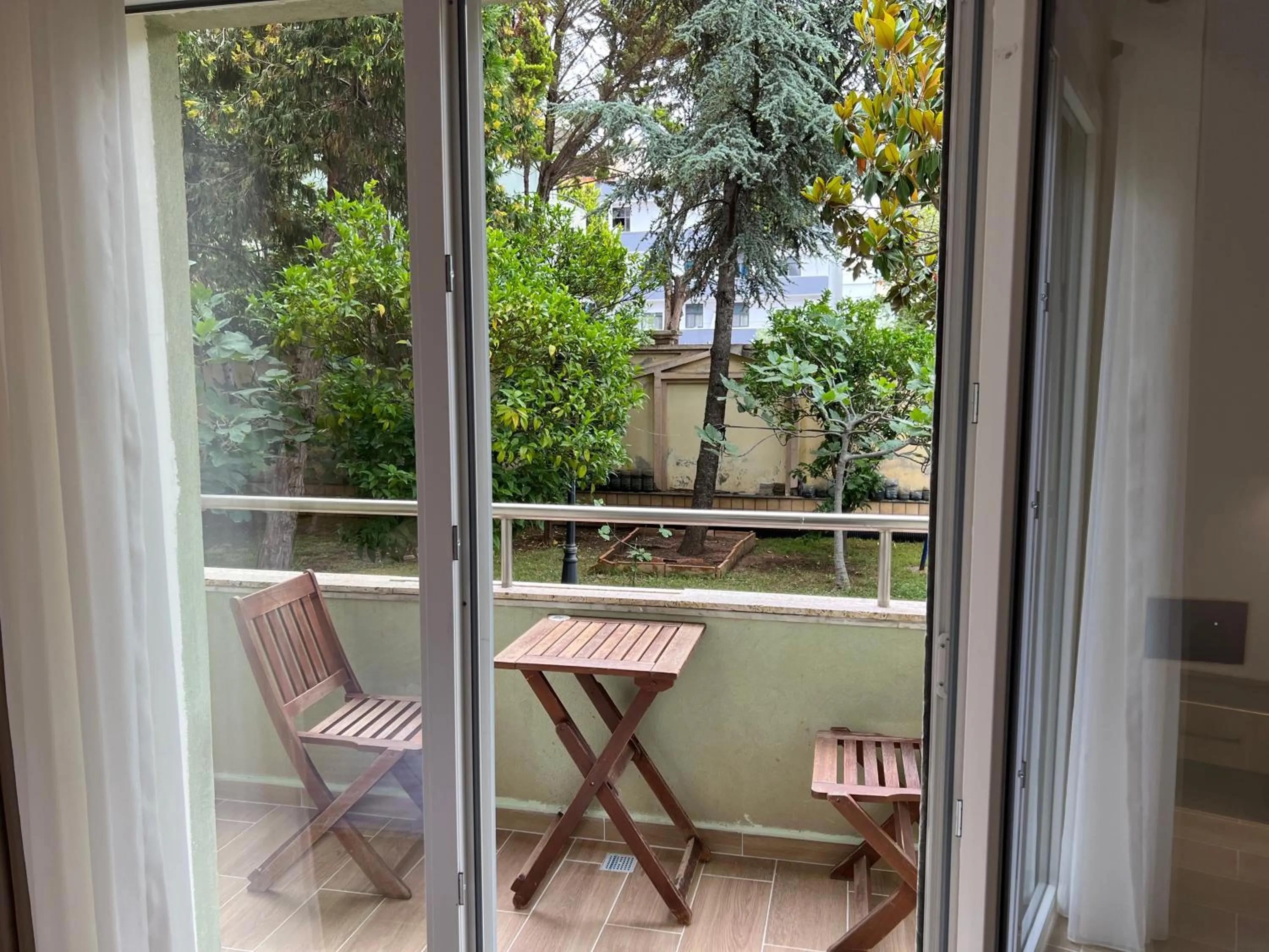 Spring in Green Garden Villa