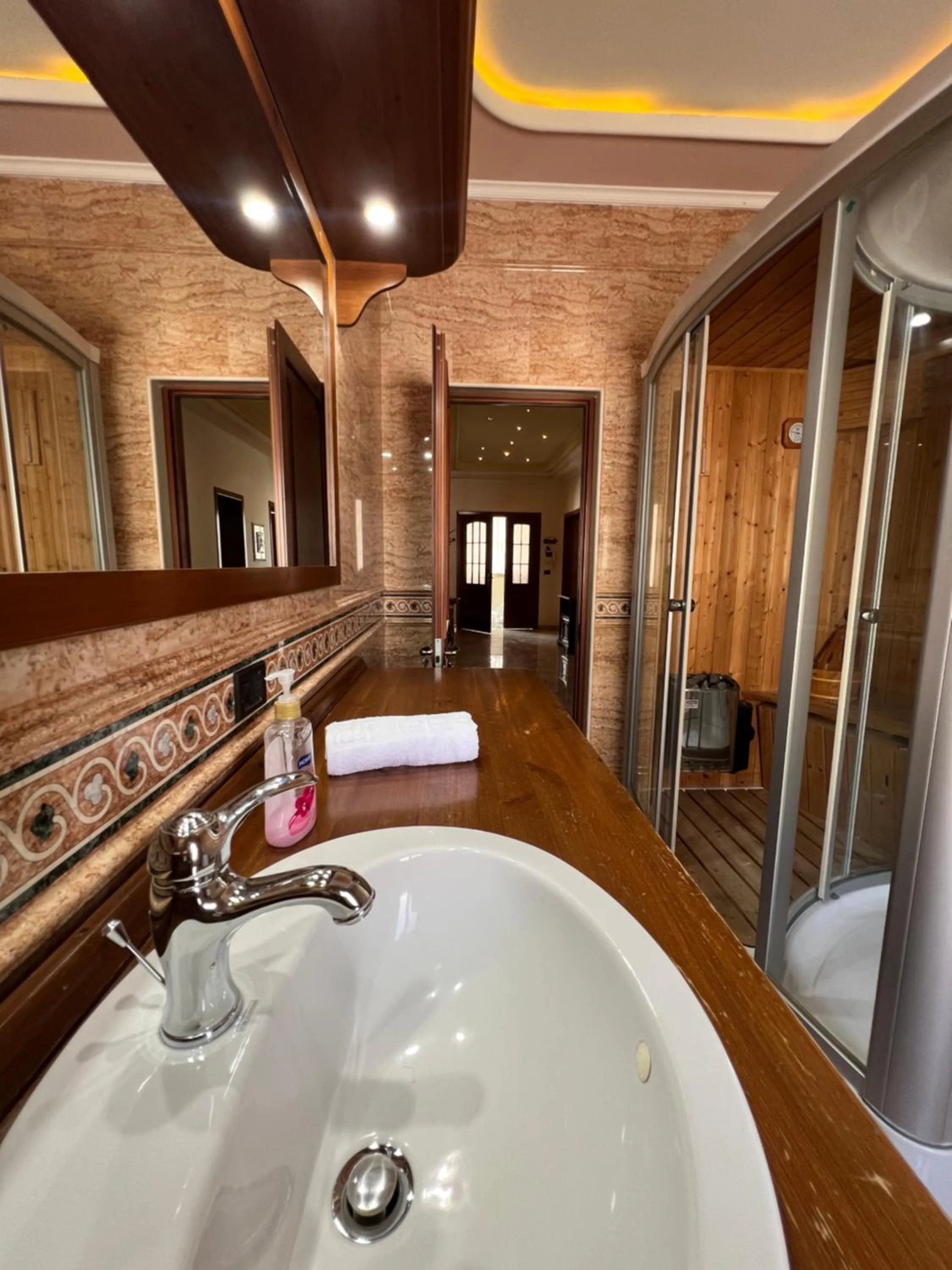 Bathroom in Green Garden Villa