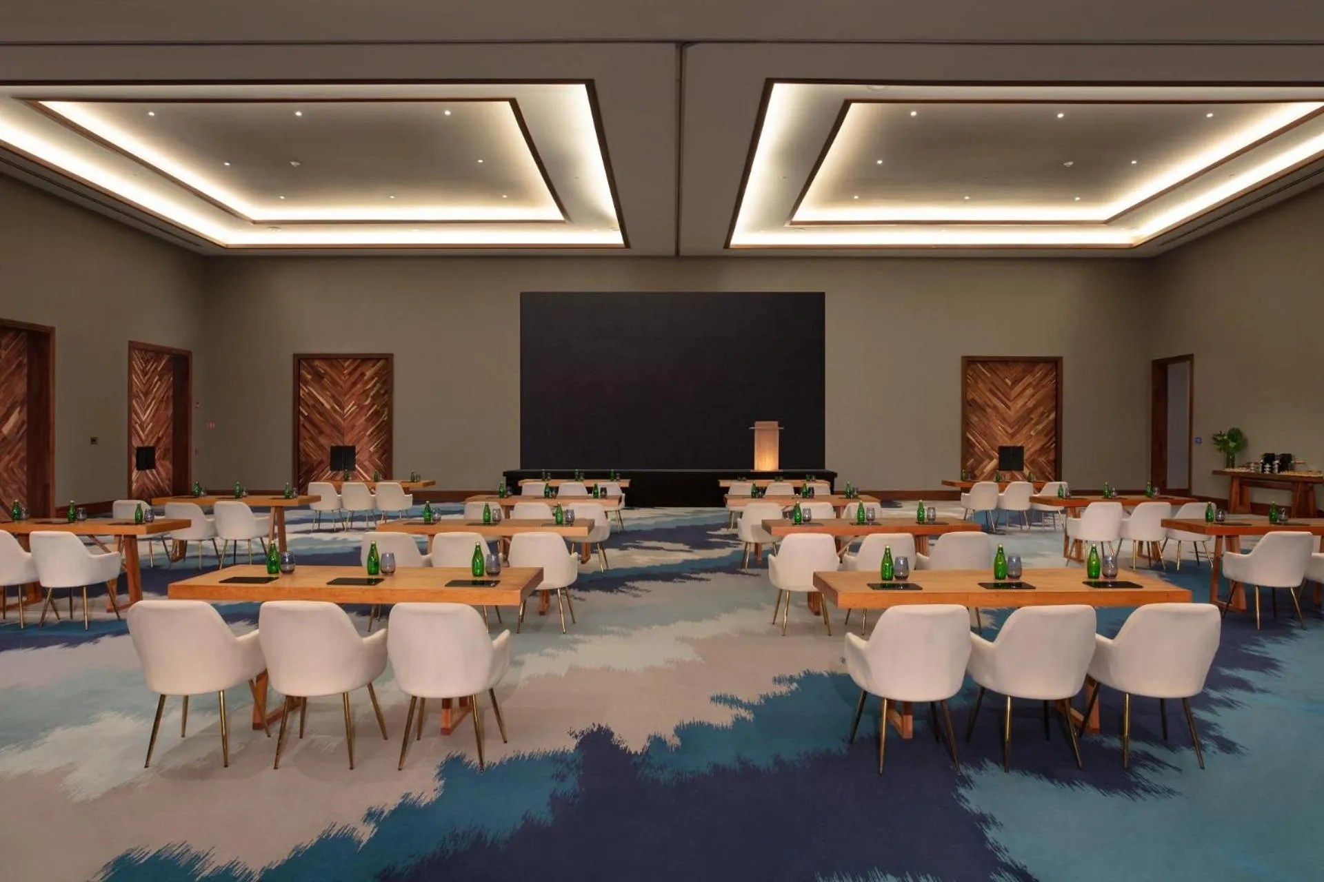 People in Secrets Playa Blanca Costa Mujeres - All Inclusive Adults Only