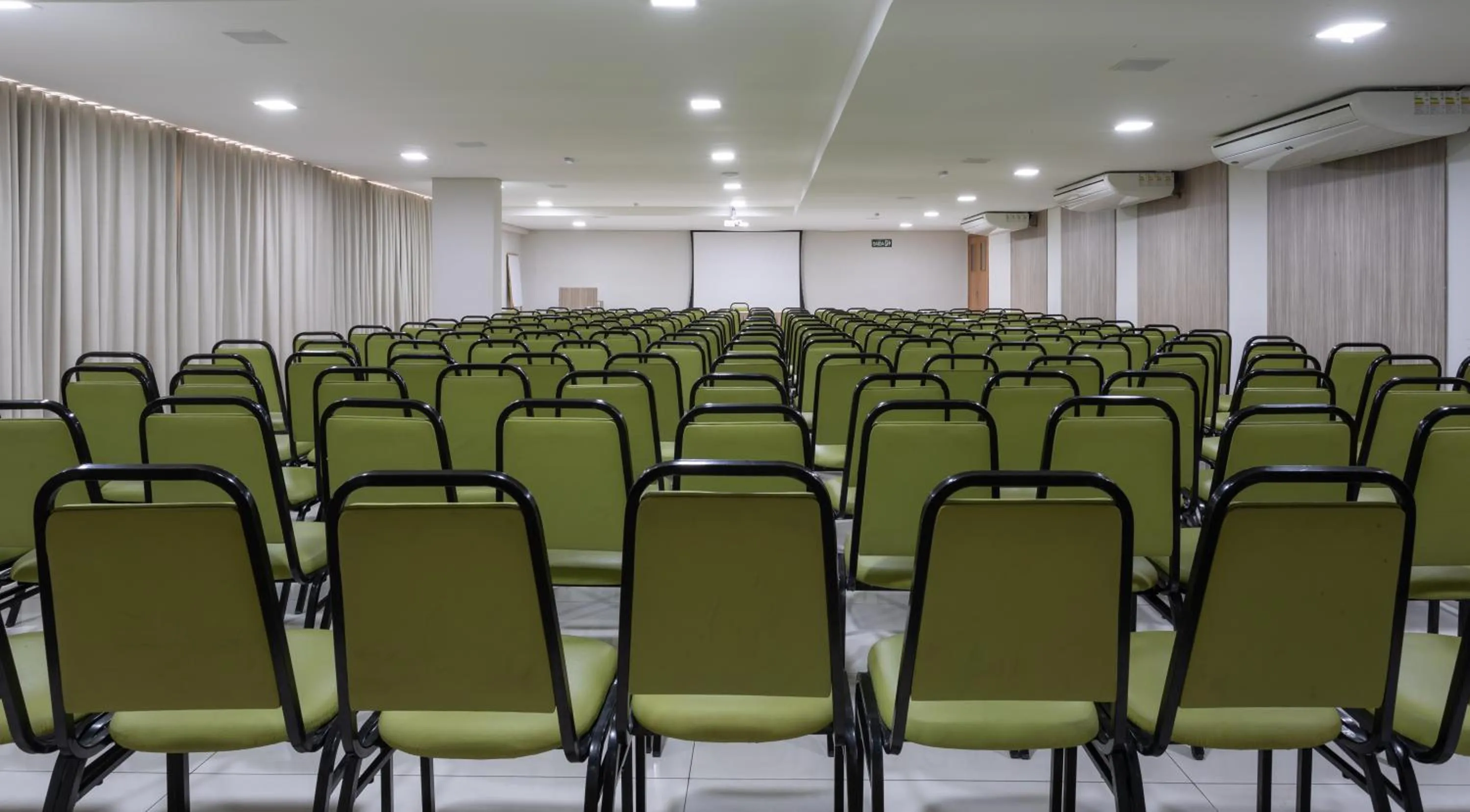 Business facilities in Nord Luxxor Cabo Branco