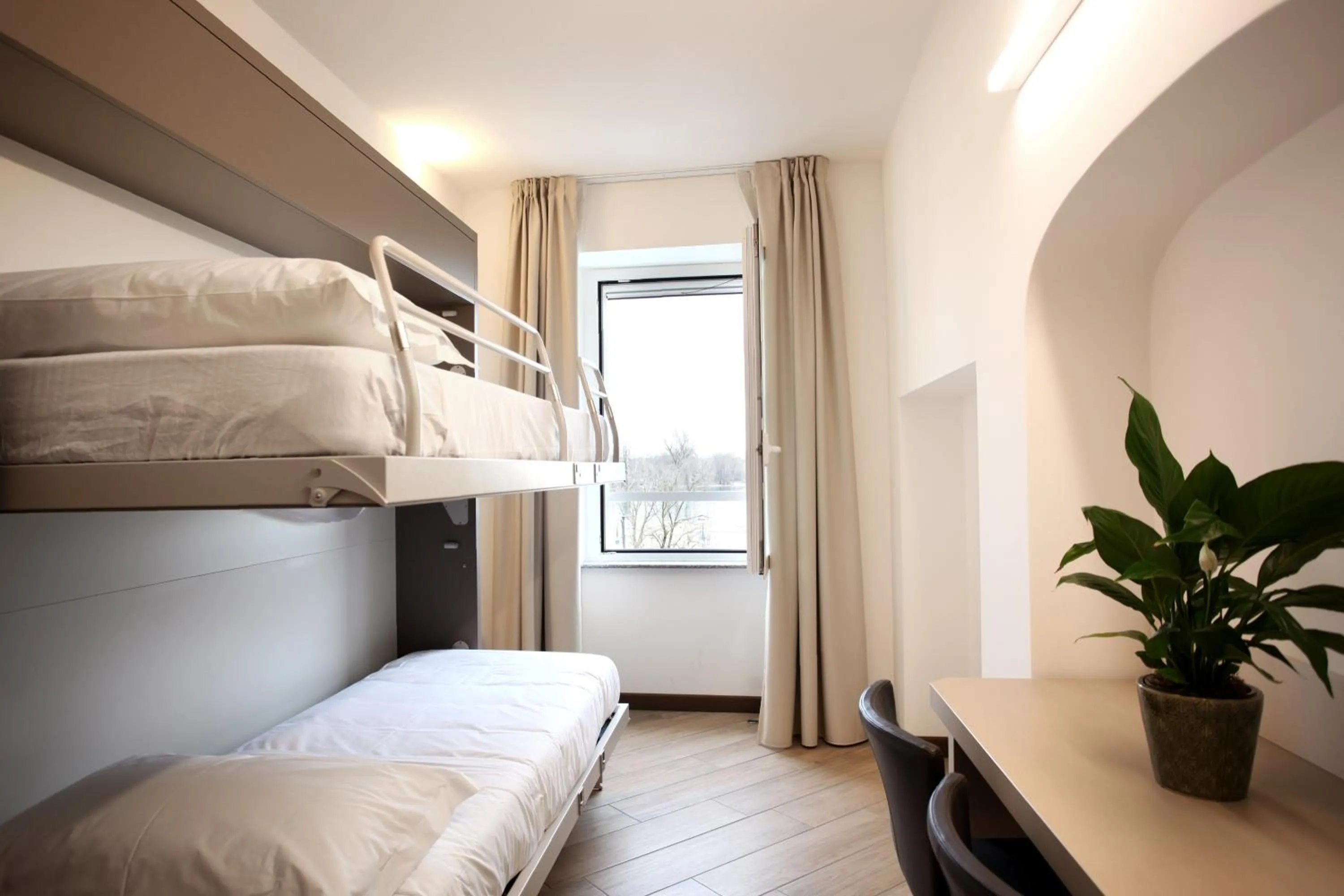 bunk bed, Bed in Hotel Ponti