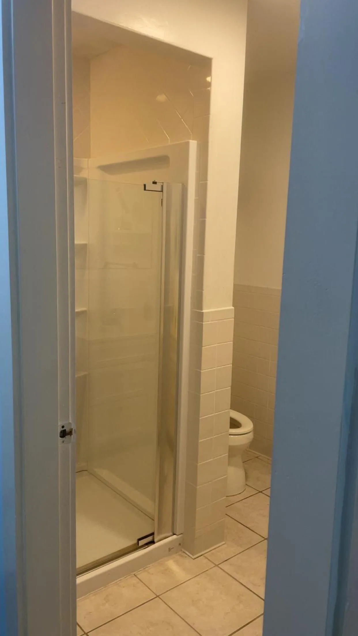 Shower in The General Stanton Inn