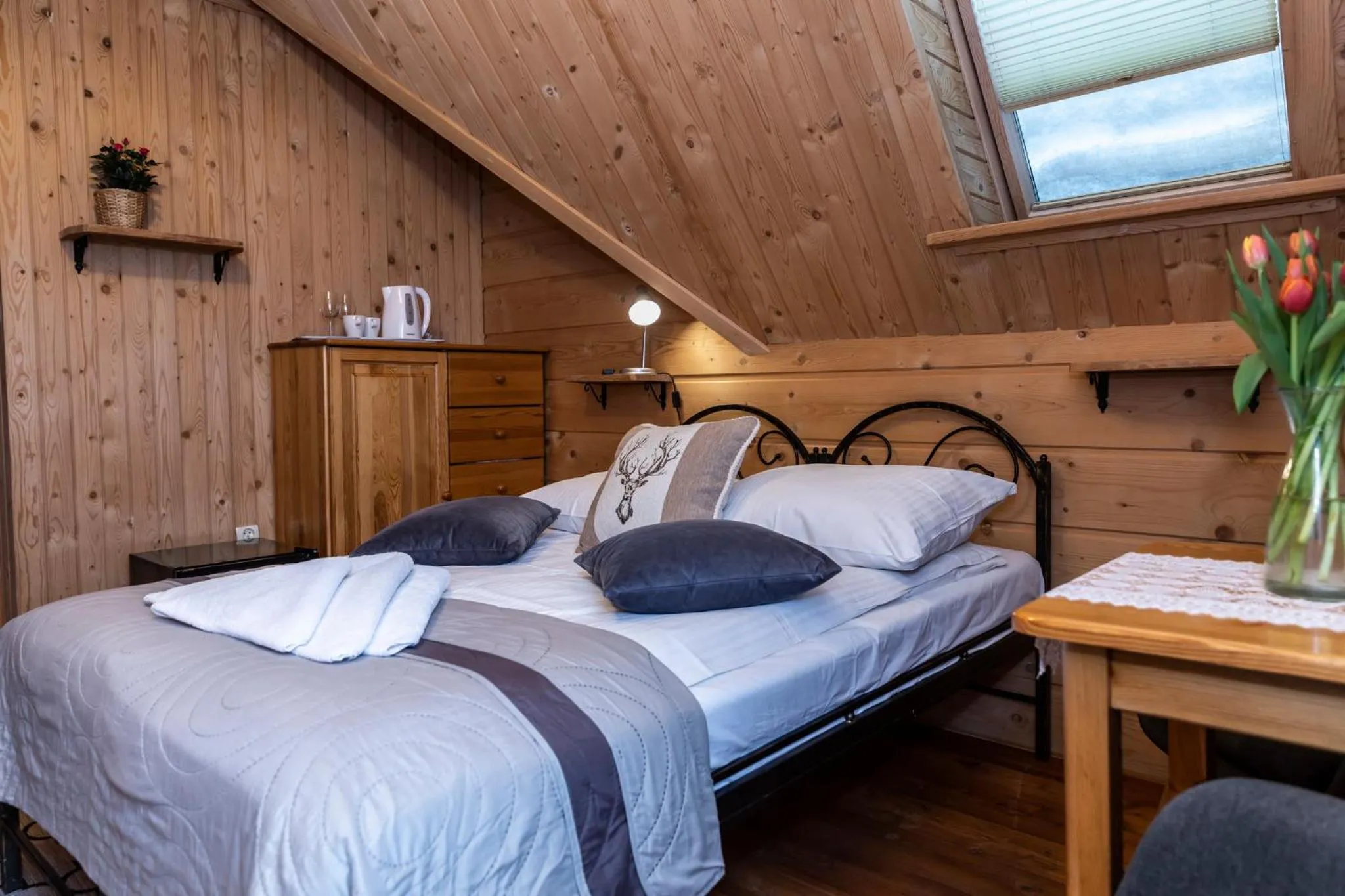 Decorative detail, Bed in Willa u Jadzi