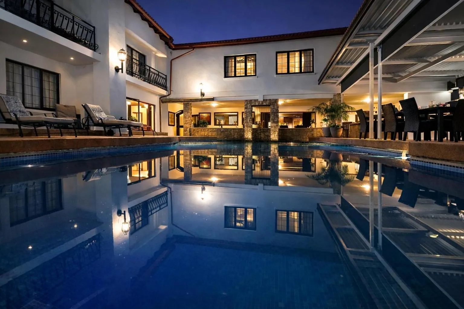 Swimming pool in Aanmani Rose Guesthouse