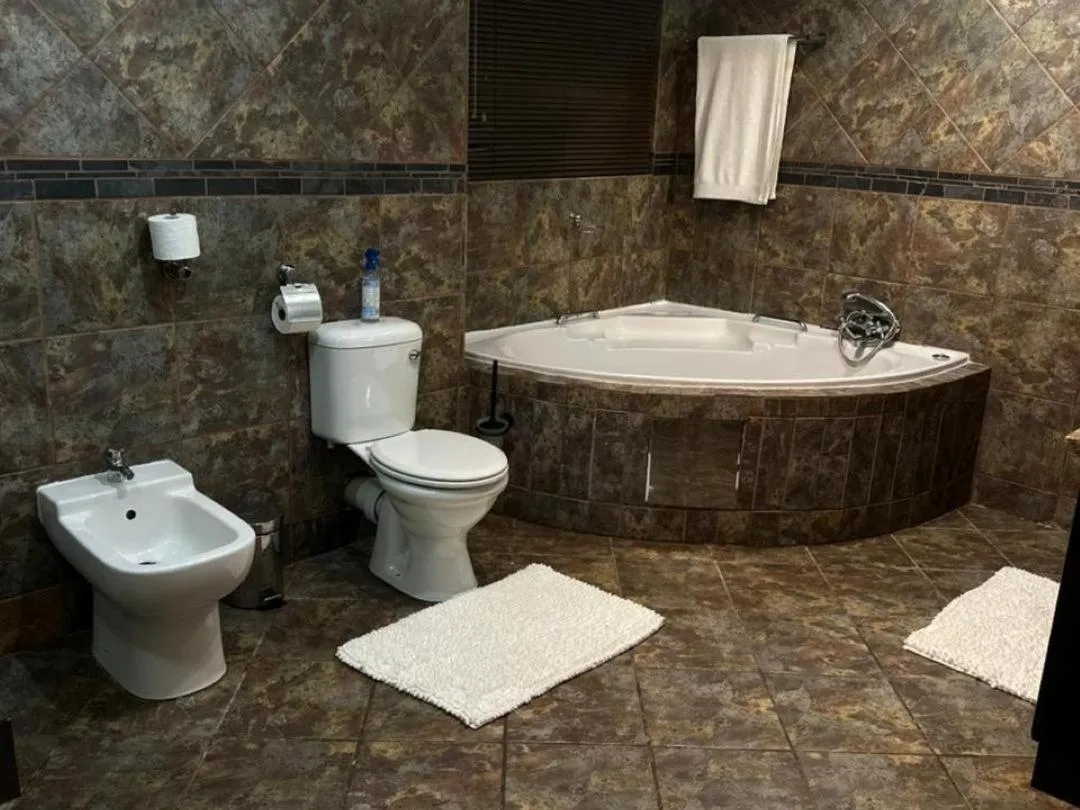 Bathroom in Aanmani Rose Guesthouse