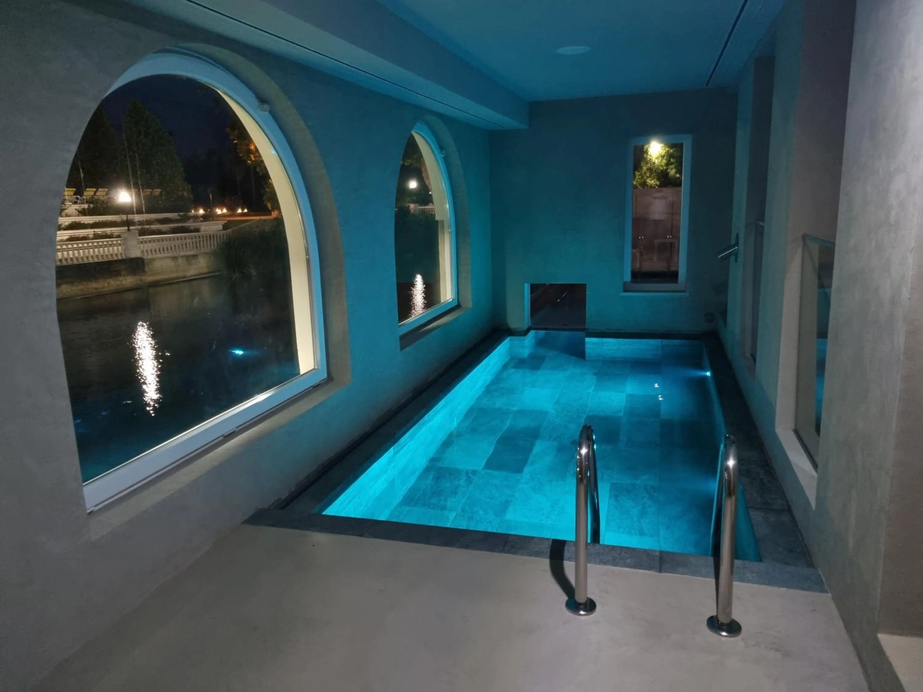 Swimming pool in Estalagem Santa Iria Hotel & Spa