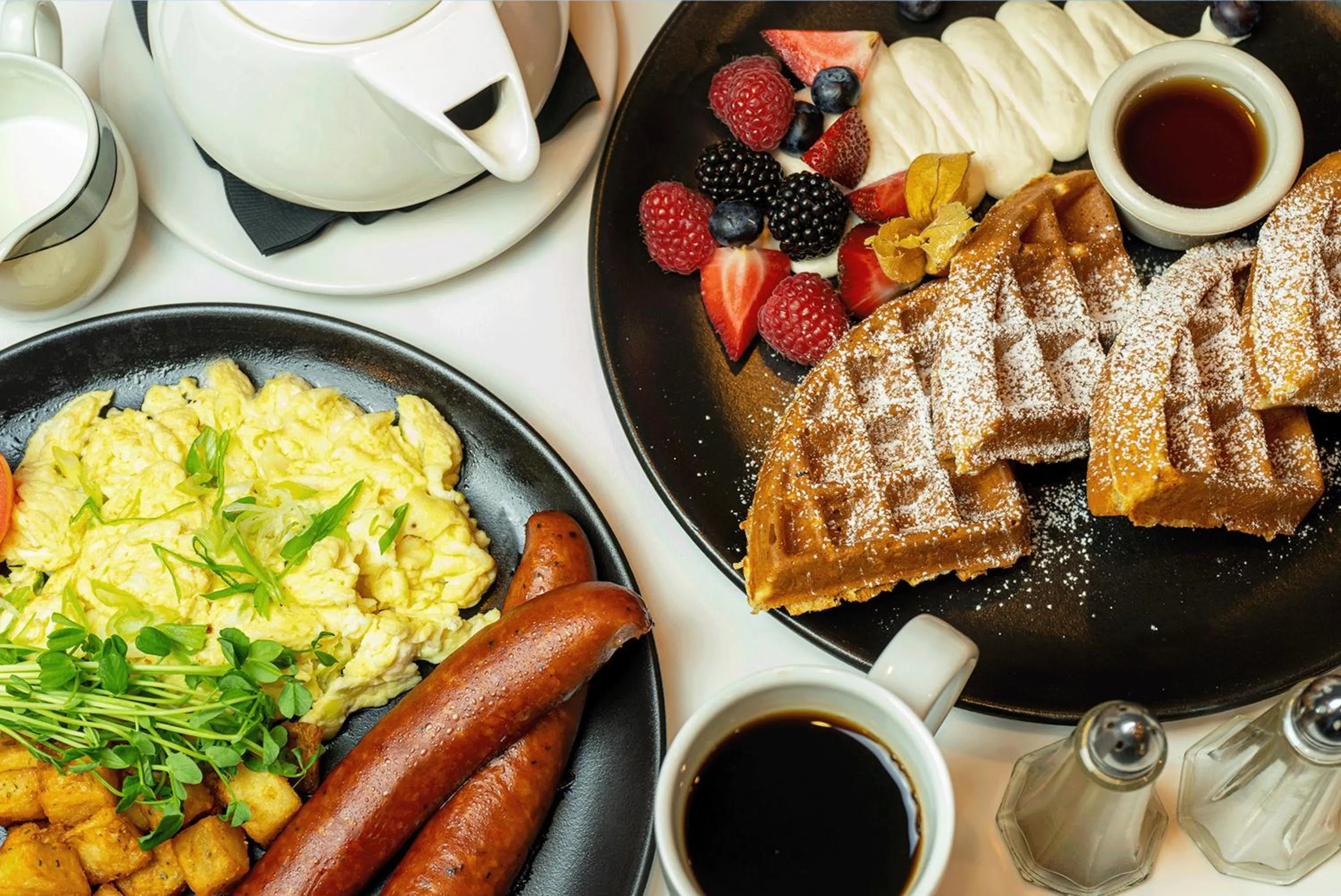 Breakfast in AZUR Legacy Collection Hotel