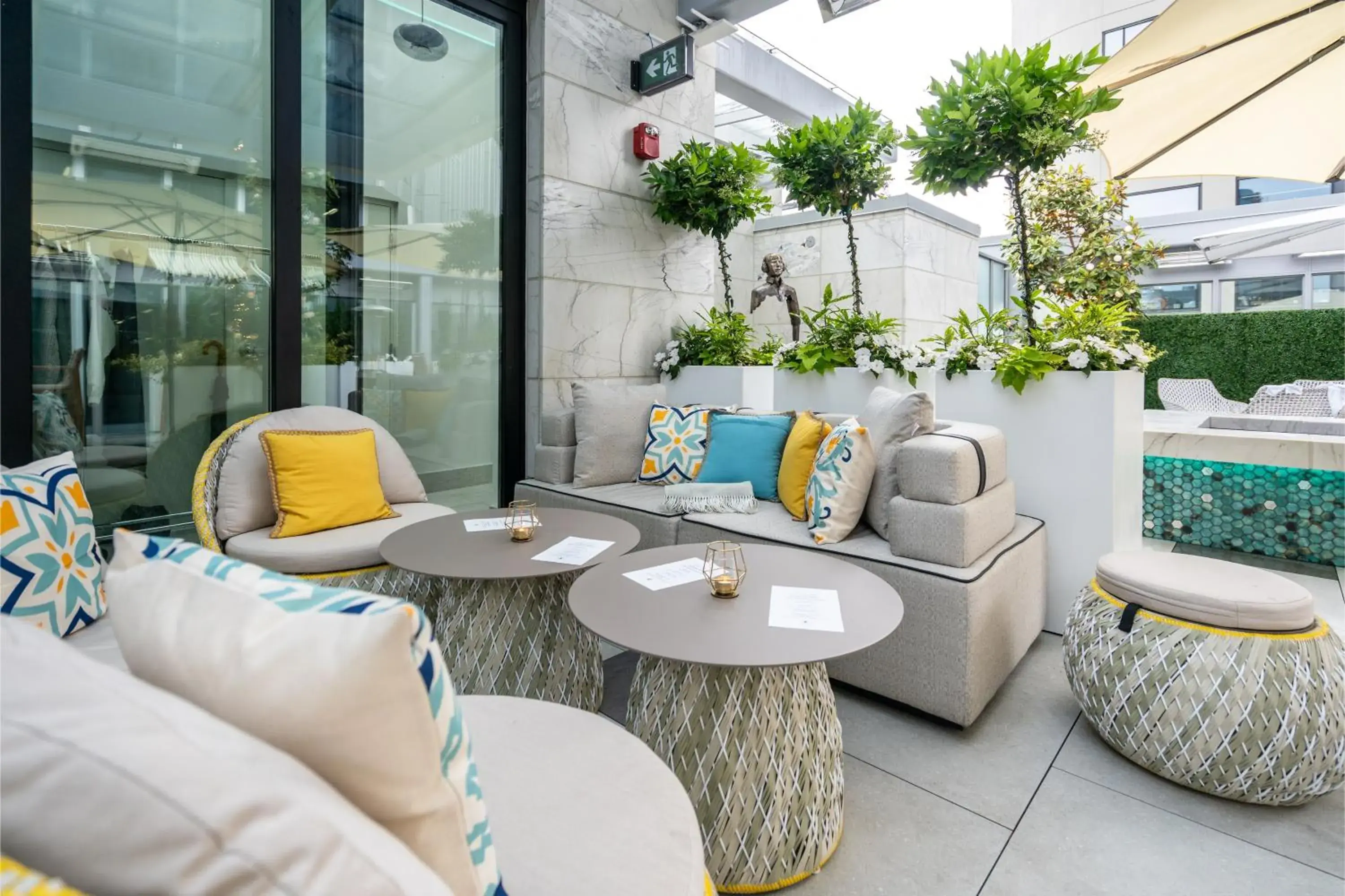 Restaurant/places to eat in AZUR Legacy Collection Hotel Restaurant/places to eat in AZUR Legacy Collection Hotel