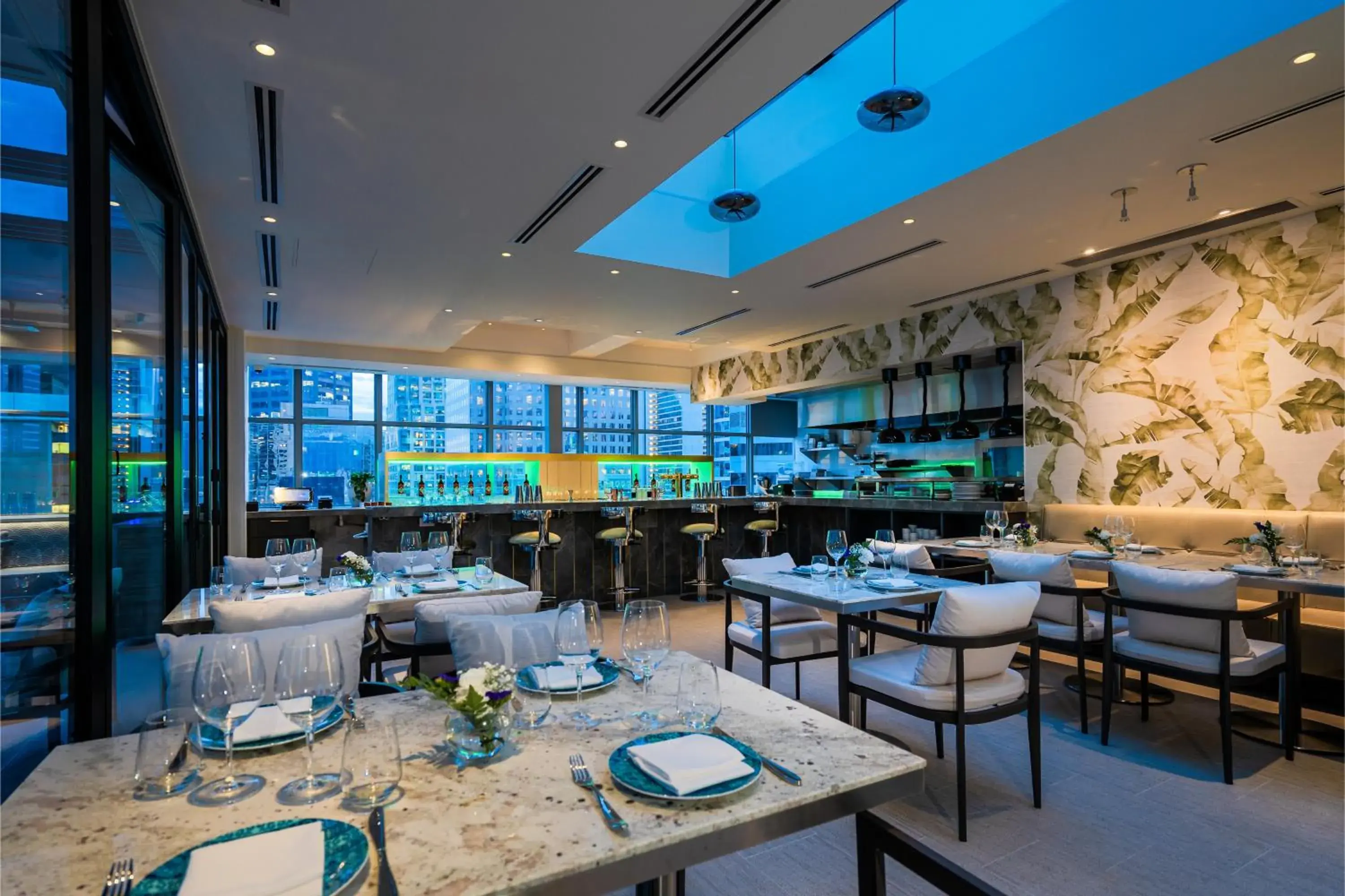 Restaurant/places to eat in AZUR Legacy Collection Hotel Restaurant/places to eat in AZUR Legacy Collection Hotel