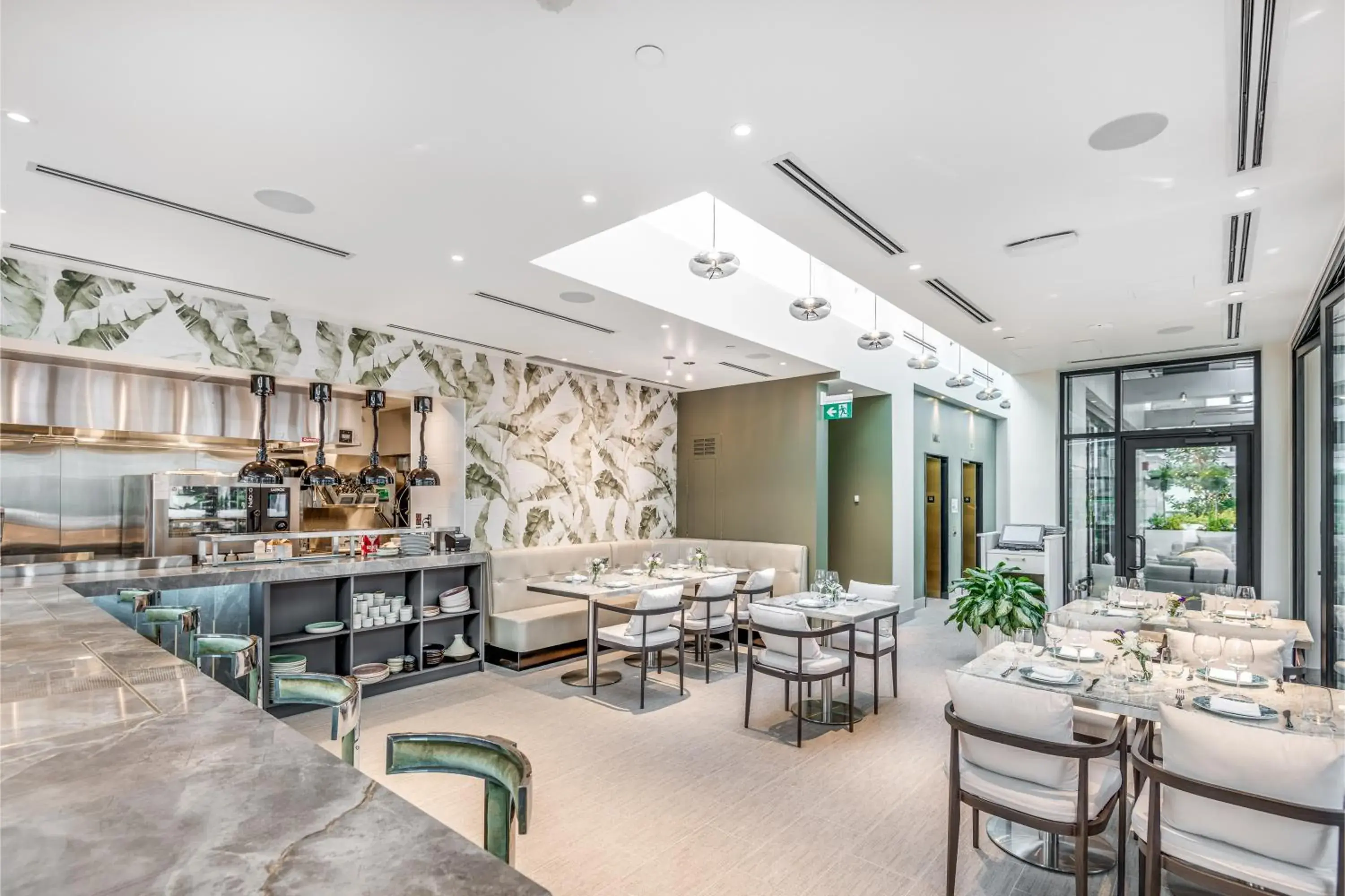 Restaurant/places to eat in AZUR Legacy Collection Hotel Restaurant/places to eat in AZUR Legacy Collection Hotel