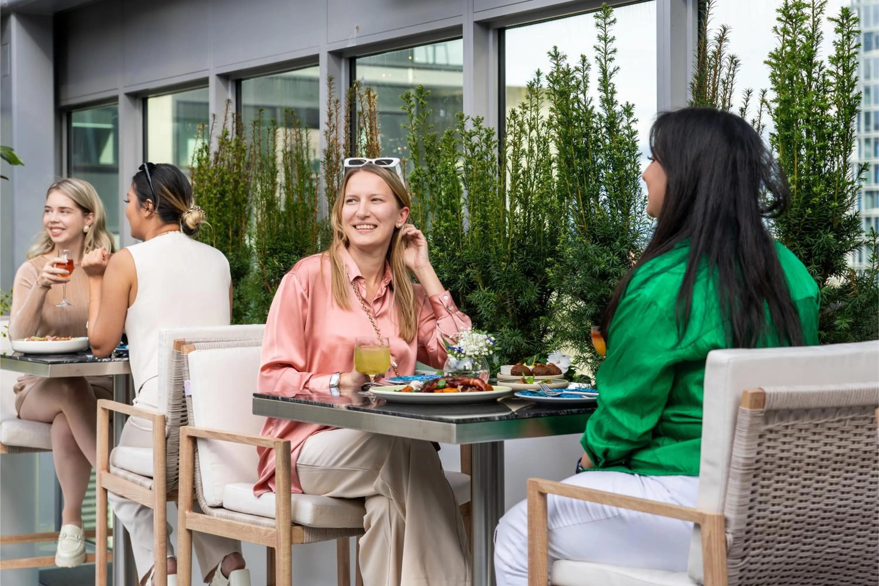 Restaurant/places to eat in AZUR Legacy Collection Hotel