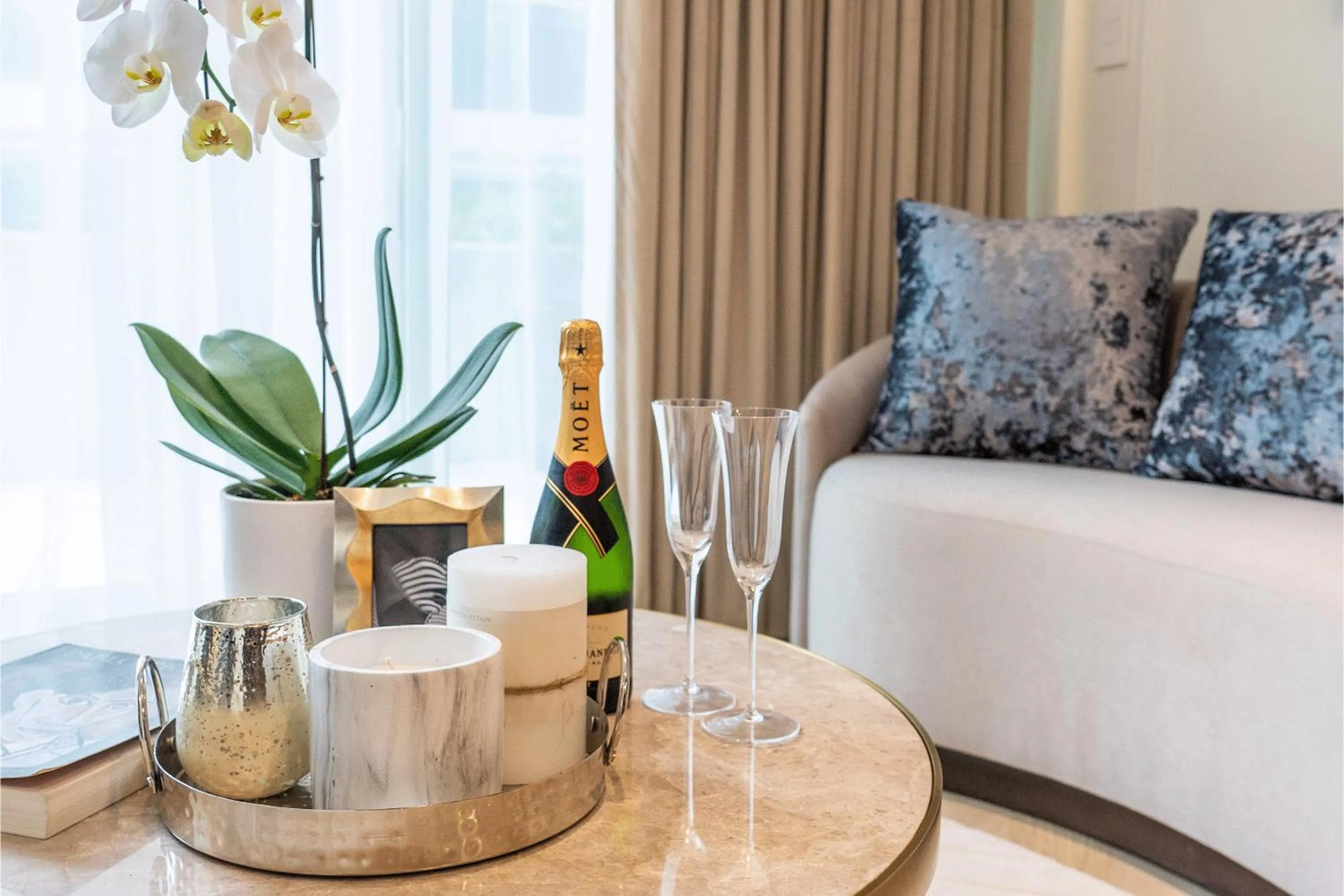 Living room in AZUR Legacy Collection Hotel