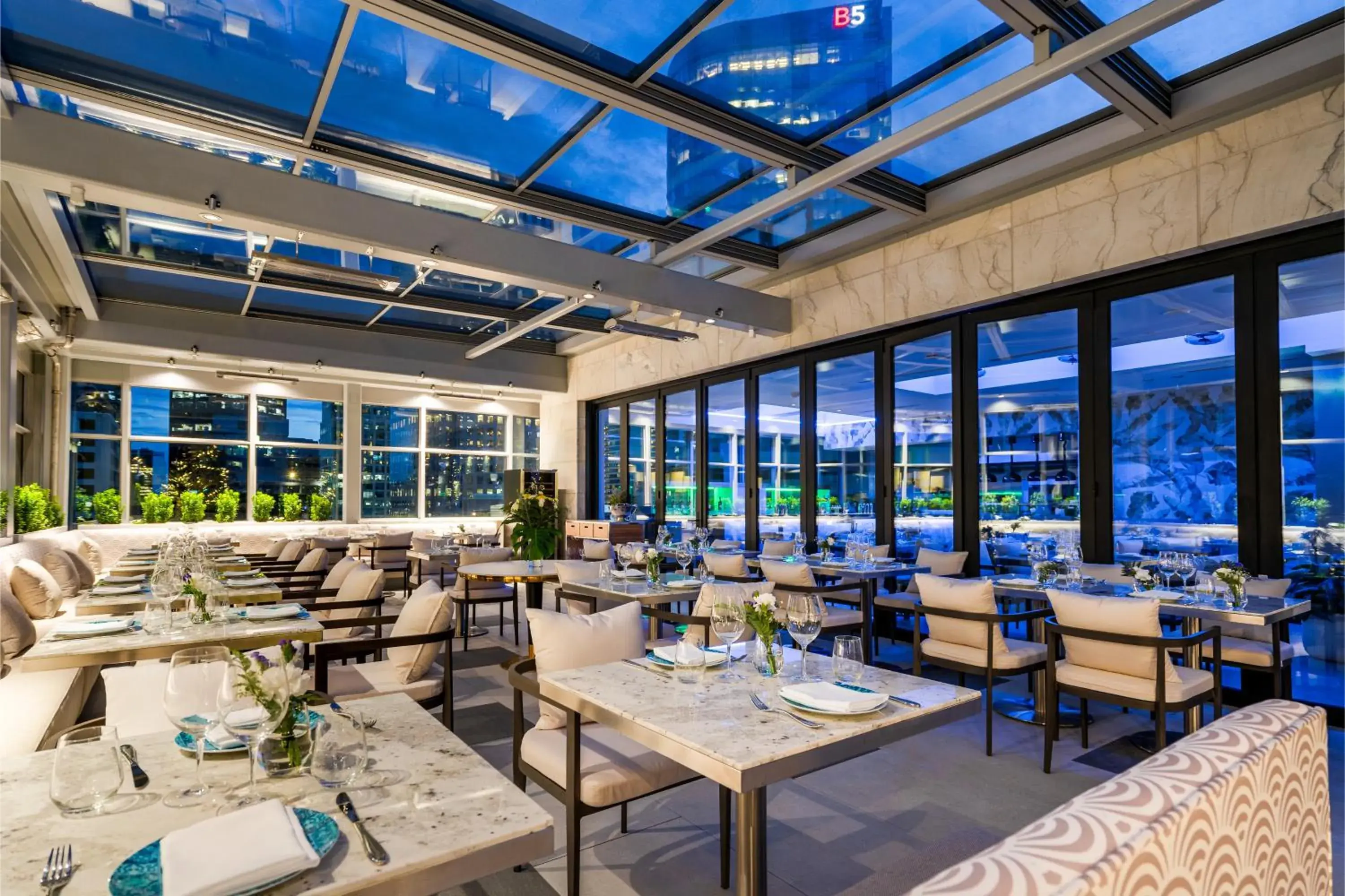 Restaurant/places to eat in AZUR Legacy Collection Hotel Restaurant/places to eat in AZUR Legacy Collection Hotel