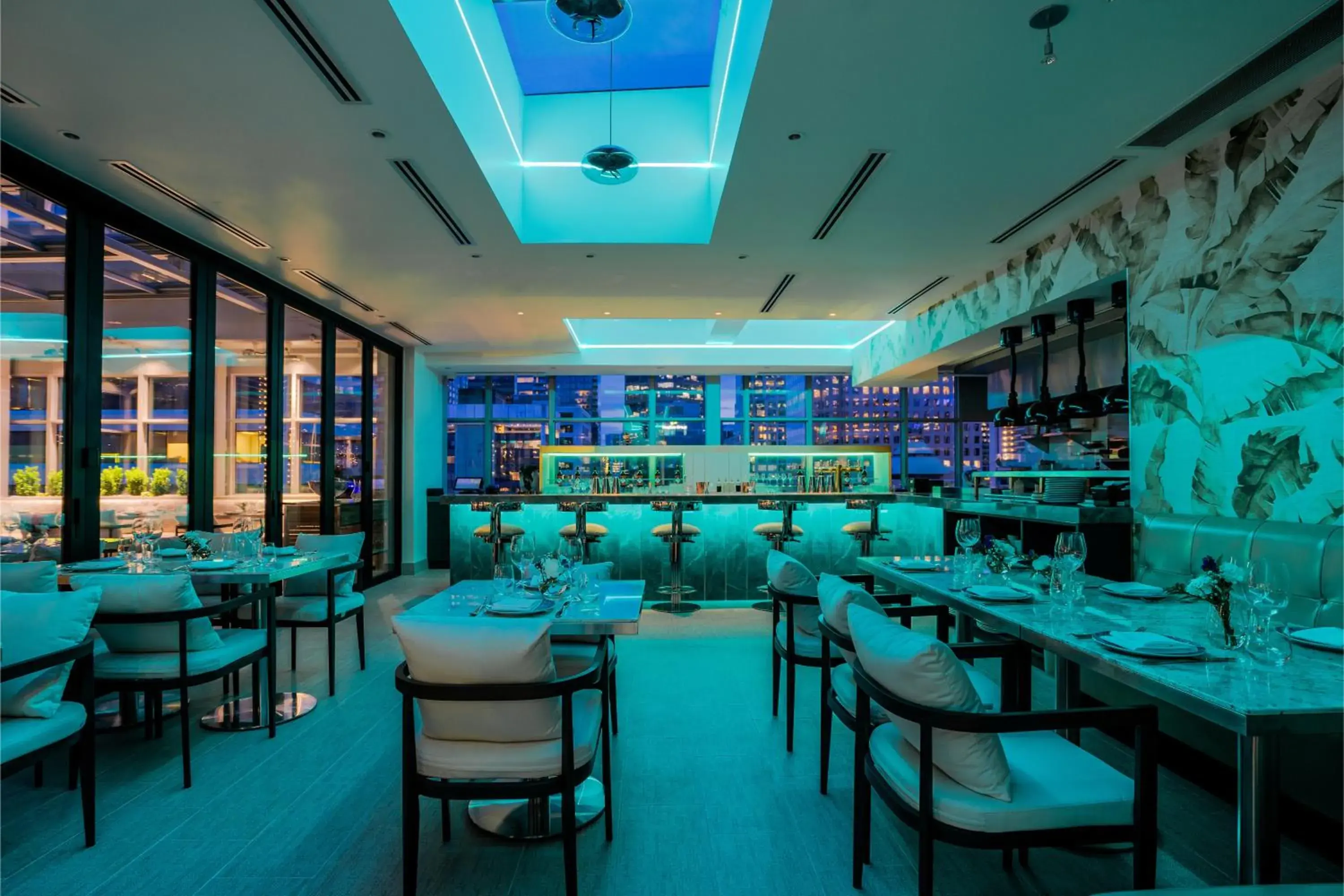 Restaurant/places to eat in AZUR Legacy Collection Hotel Restaurant/places to eat in AZUR Legacy Collection Hotel