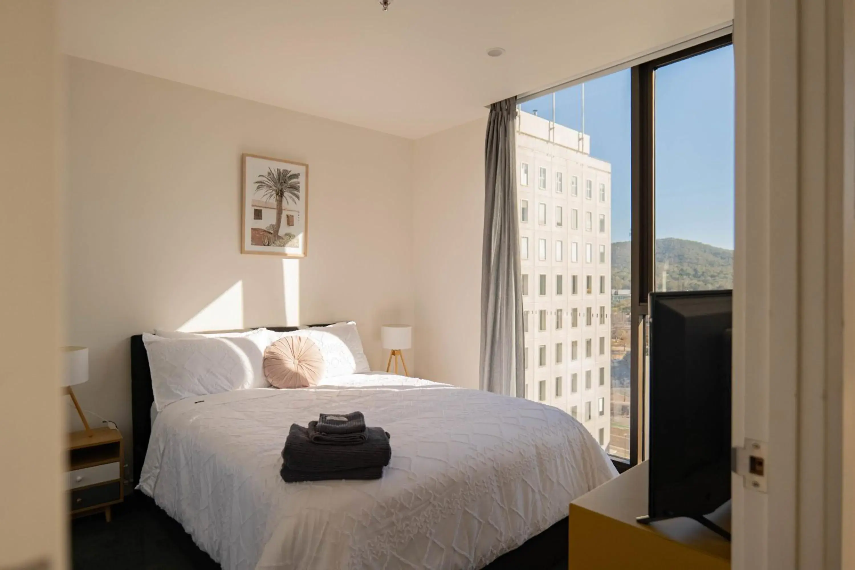 Apartment in 2 BR family business friendly CBD ANU Apartment in 2 BR family business friendly CBD ANU