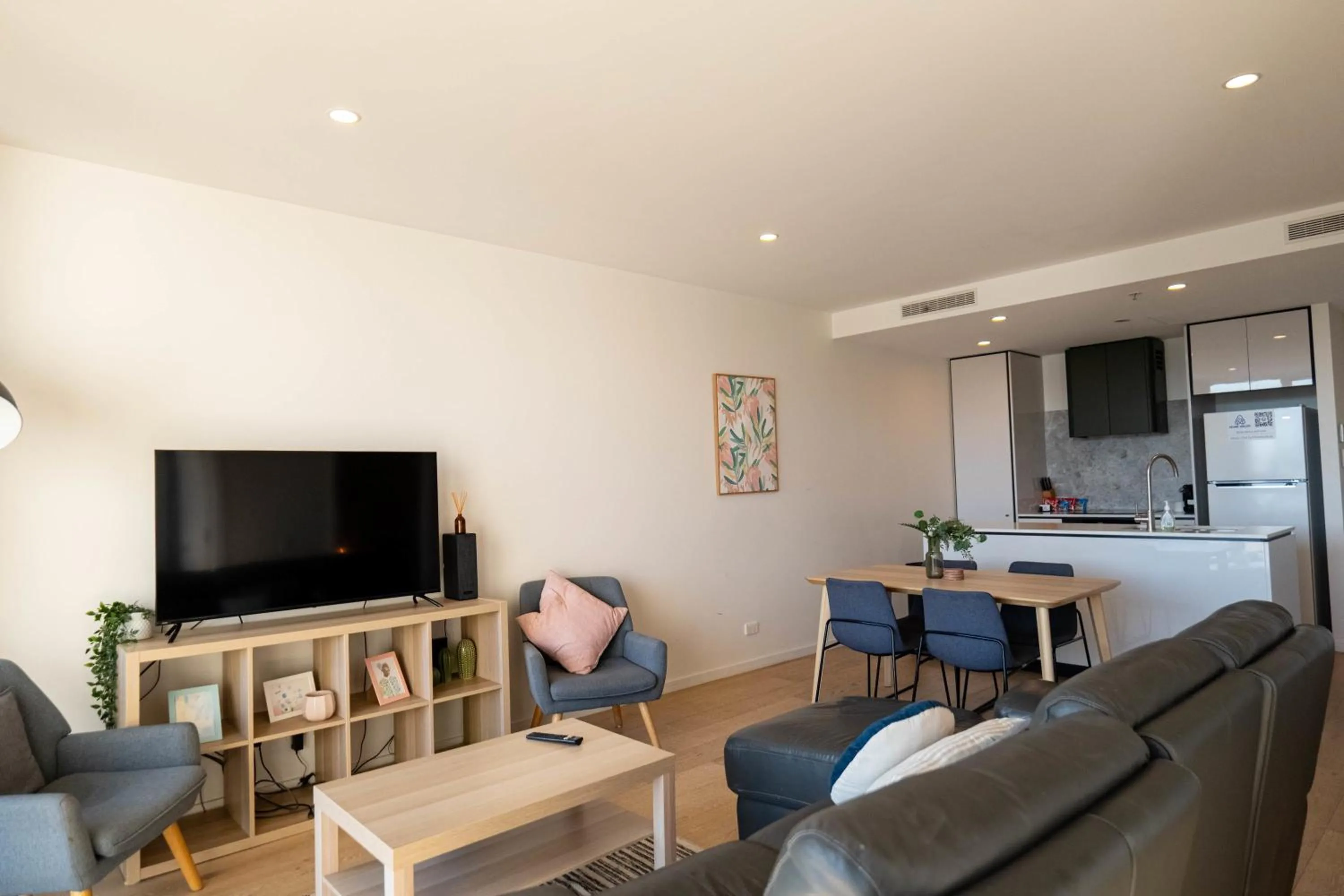 Apartment in 2 BR family business friendly CBD ANU