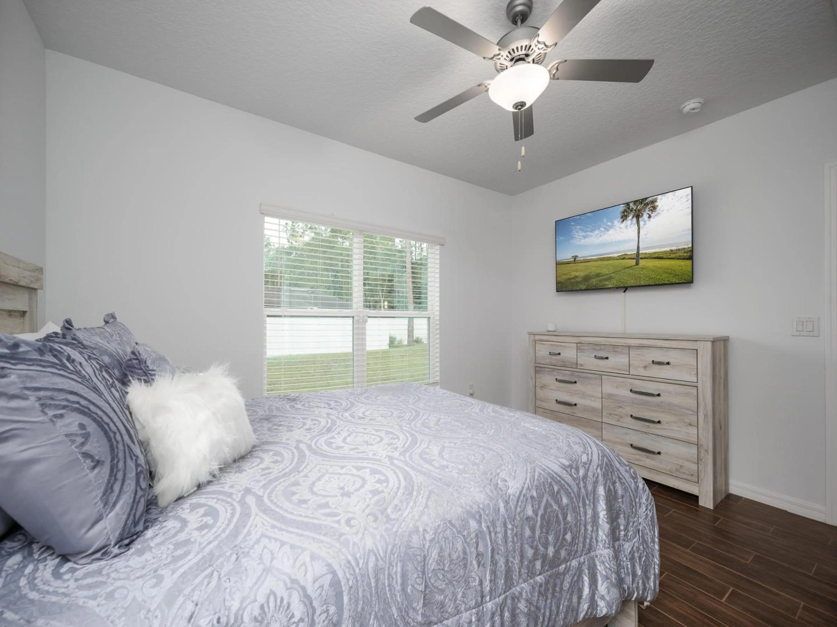 Property building, Bed in Breezy Villa