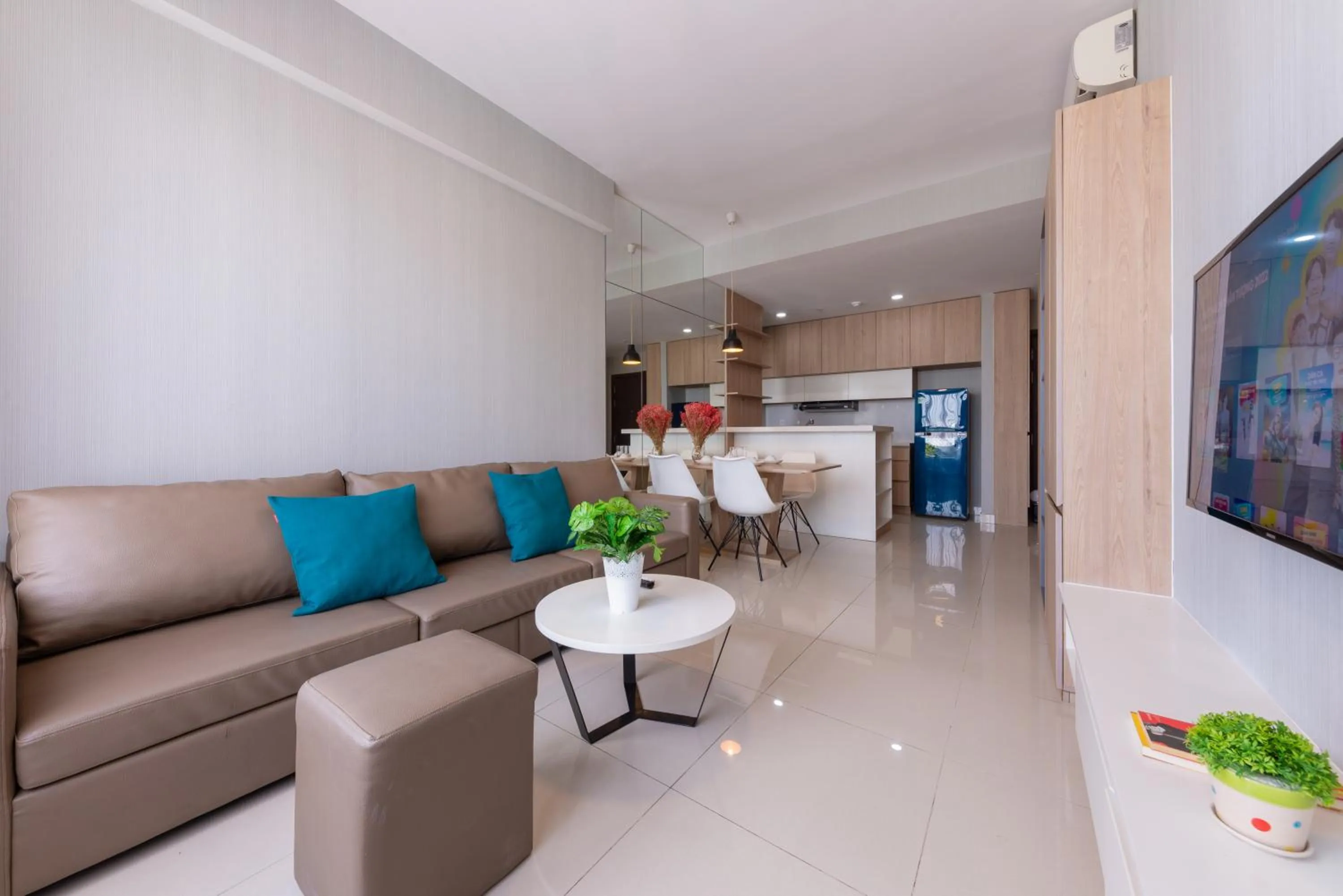 YO's Homes Rivergate Apartment Infinity Pool Near District 1