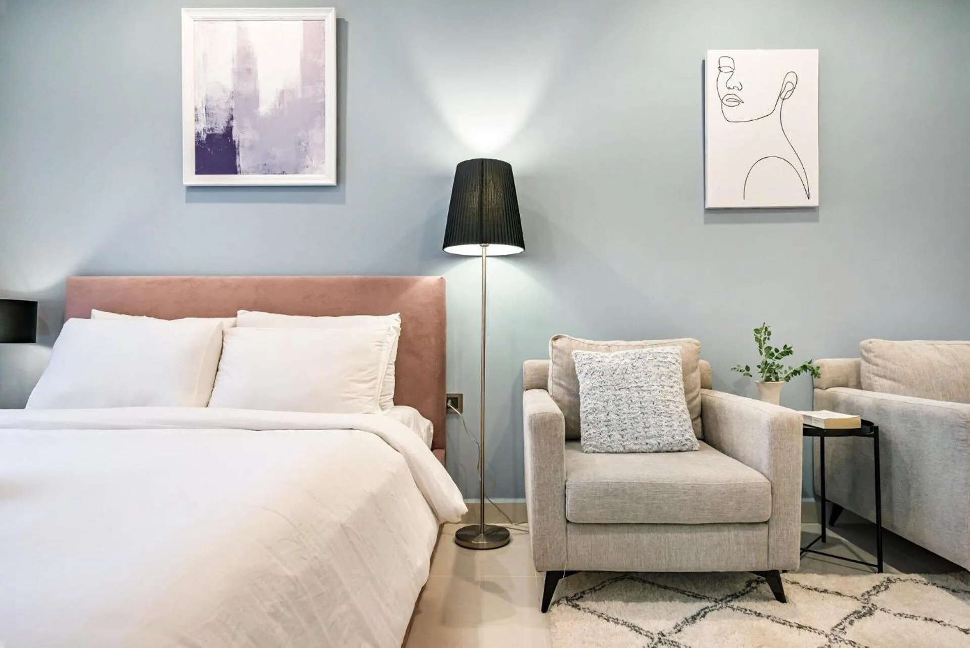 Bed in YO's Homes Rivergate Apartment Infinity Pool Near District 1