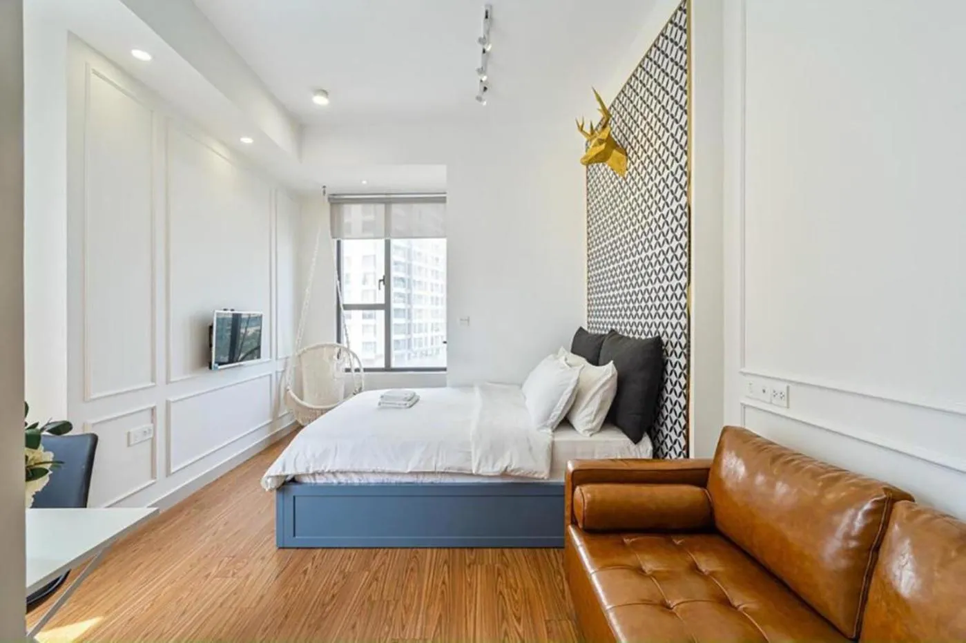 Bed in YO's Homes Rivergate Apartment Infinity Pool Near District 1