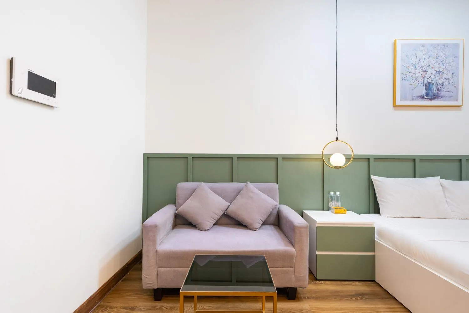 Bed in YO's Homes Rivergate Apartment Infinity Pool Near District 1