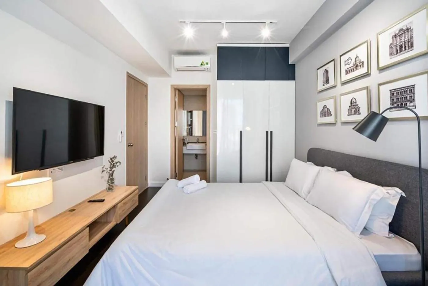 Bed in YO's Homes Rivergate Apartment Infinity Pool Near District 1