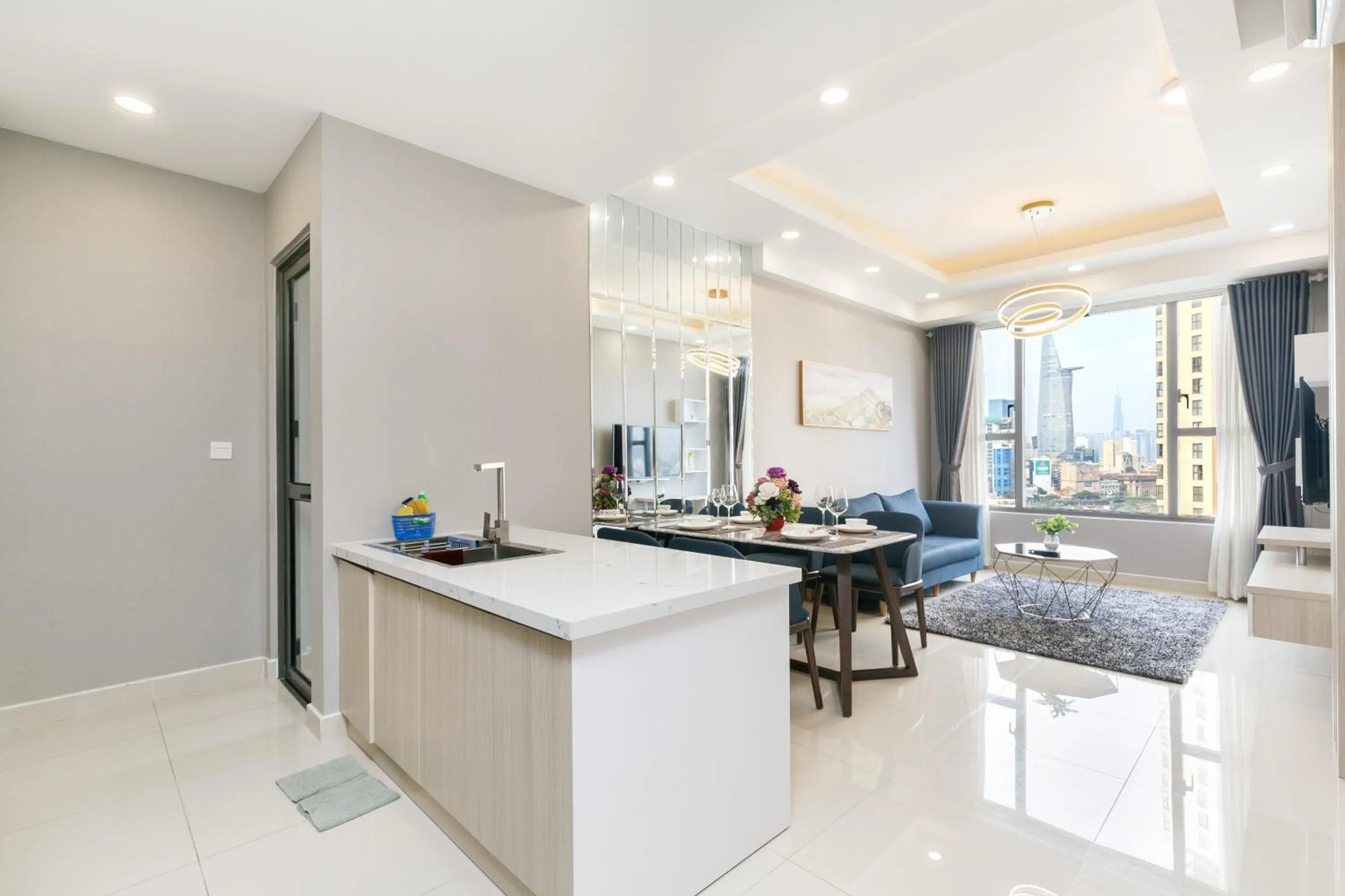 YO's Homes Rivergate Apartment Infinity Pool Near District 1