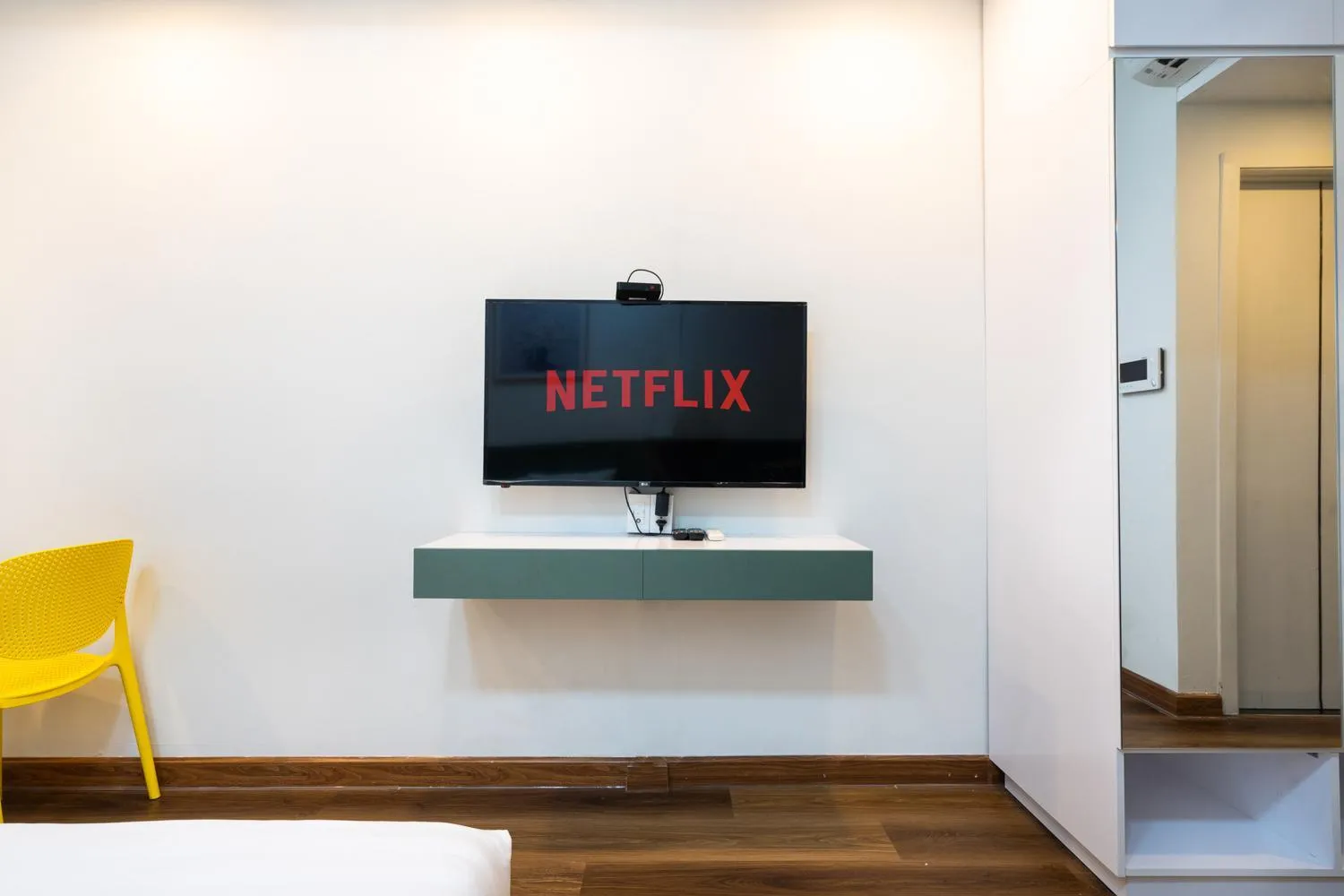 YO's Homes Rivergate Apartment Infinity Pool Near District 1