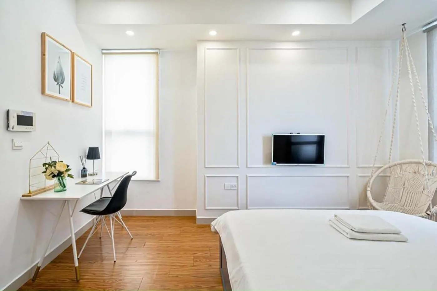 Bed in YO's Homes Rivergate Apartment Infinity Pool Near District 1