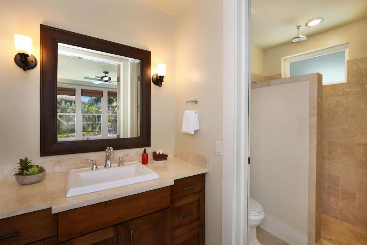 D211 Second Floor 3-bedroom Poolside Lanai