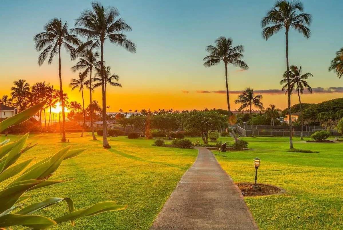 D211 Second Floor 3-bedroom Poolside Lanai