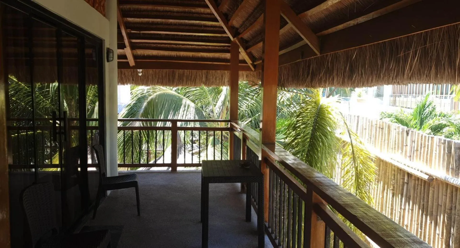 Balcony/Terrace in birdwatchers beachfront hotel panglao