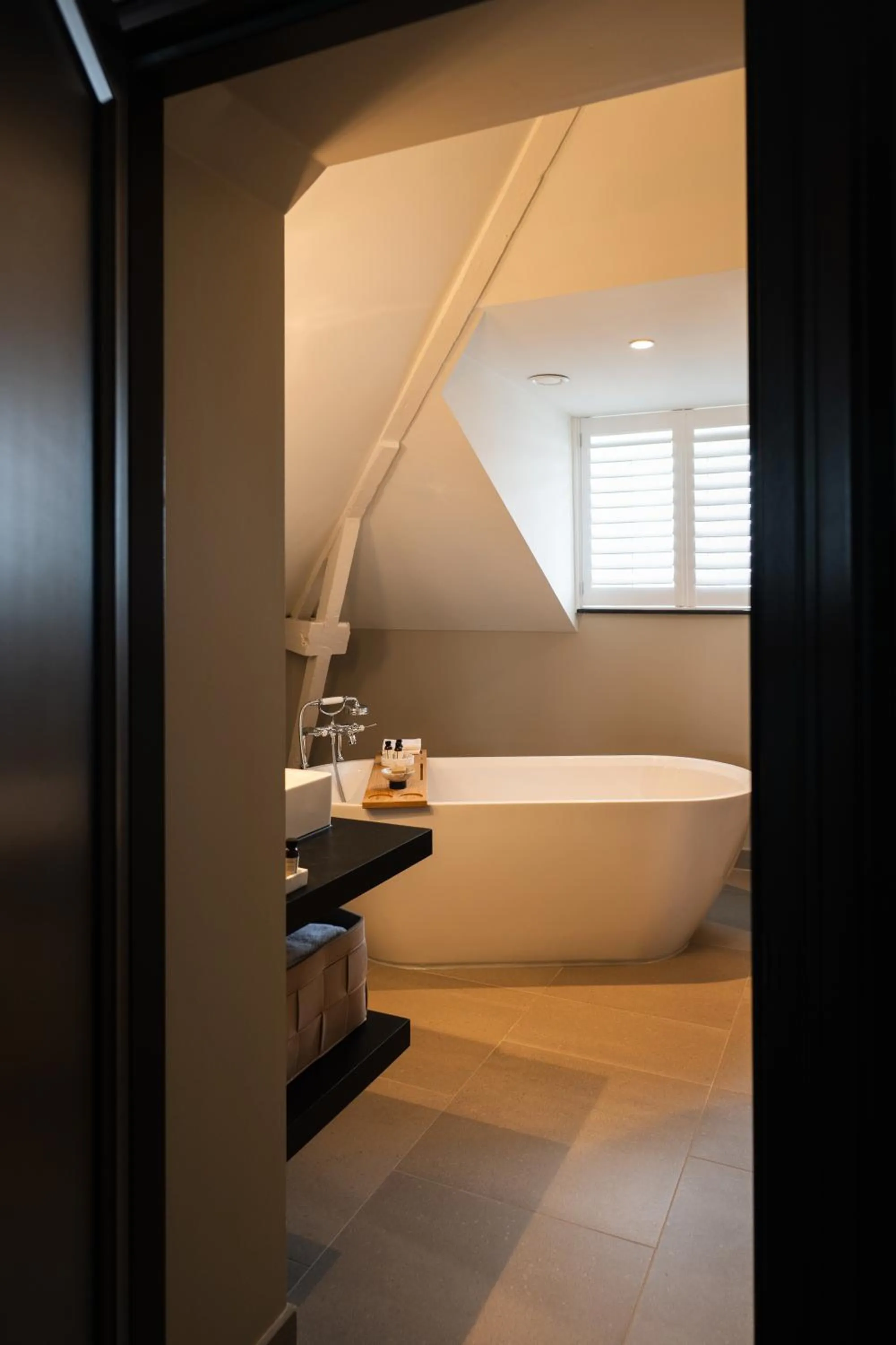 Bathroom, Bed in Boutique Hotel Beaumont Maastricht