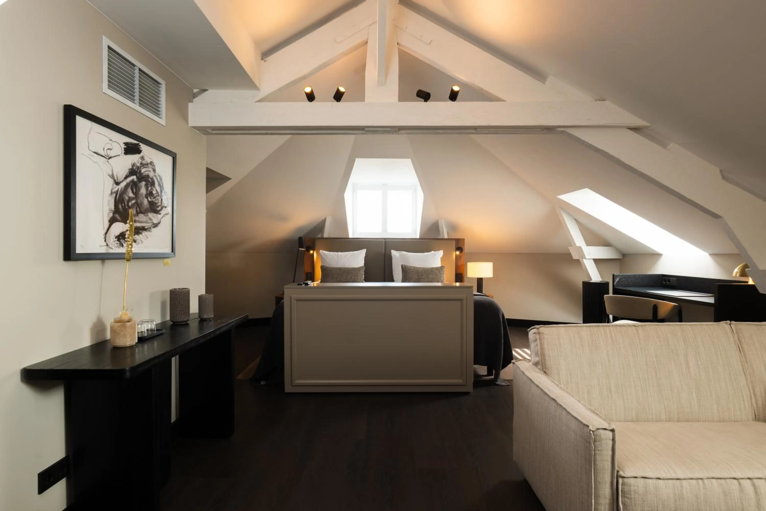 Photo of the whole room in Boutique Hotel Beaumont Maastricht