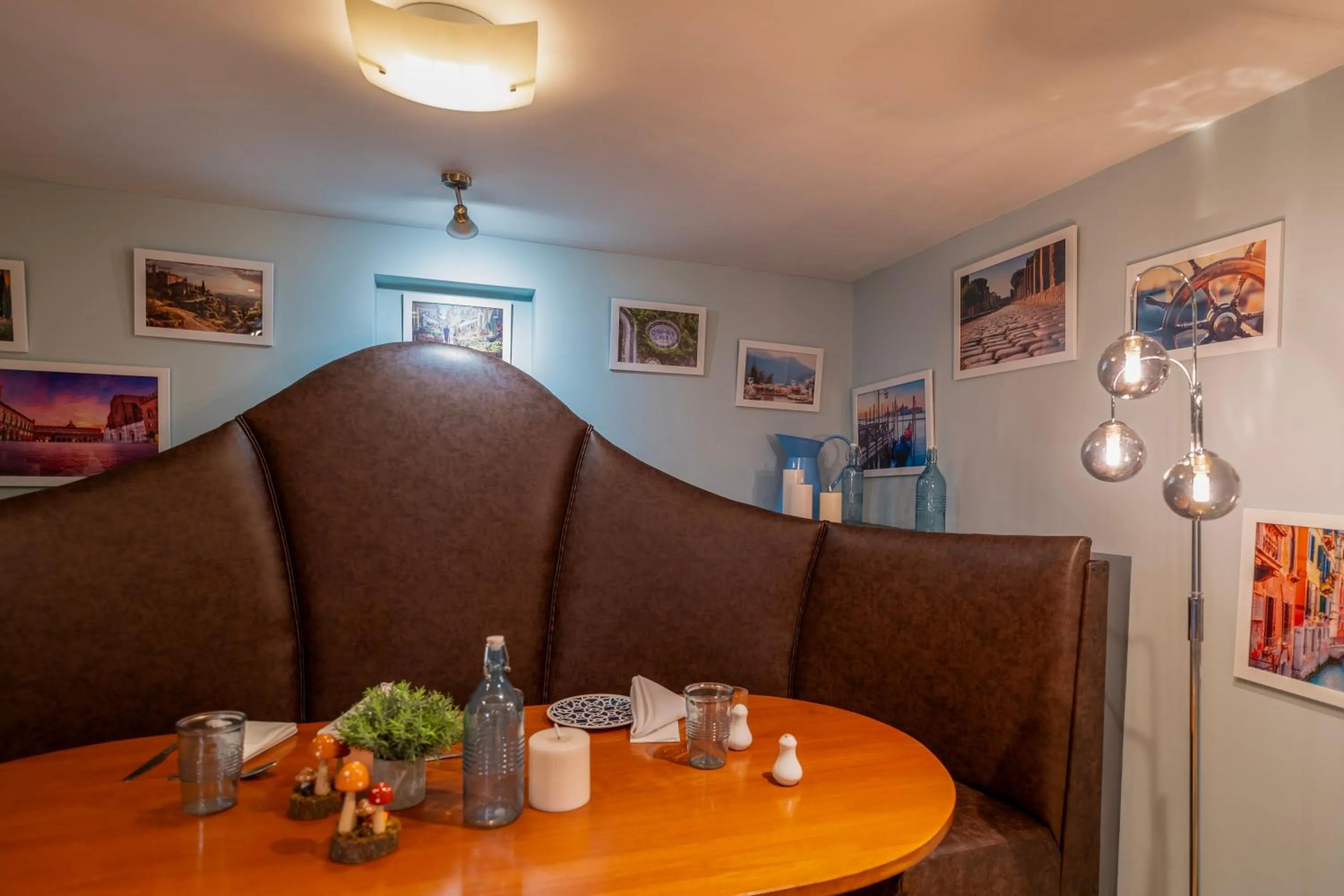 Restaurant/places to eat in Britannia Hotel City Centre Manchester