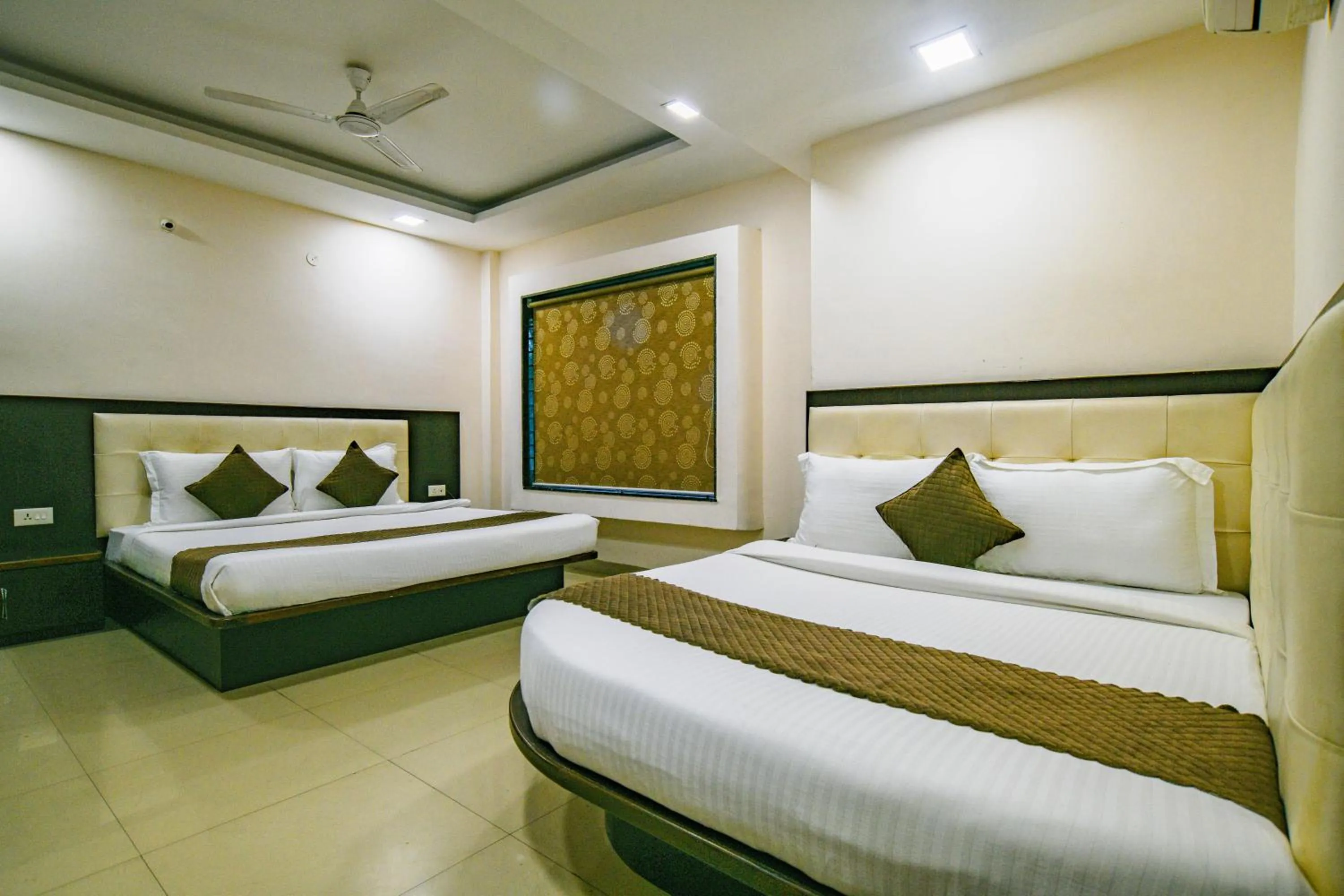 Bed in Hotel Shri Ramkrishna Bagh Palace by M Square